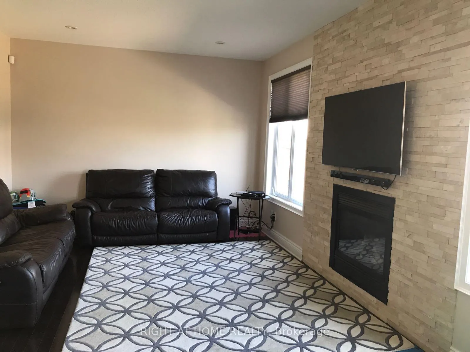 Photo 23 of 129 Rocky Hill Drive, Ottawa, Barrhaven - Strandherd — HOMEH