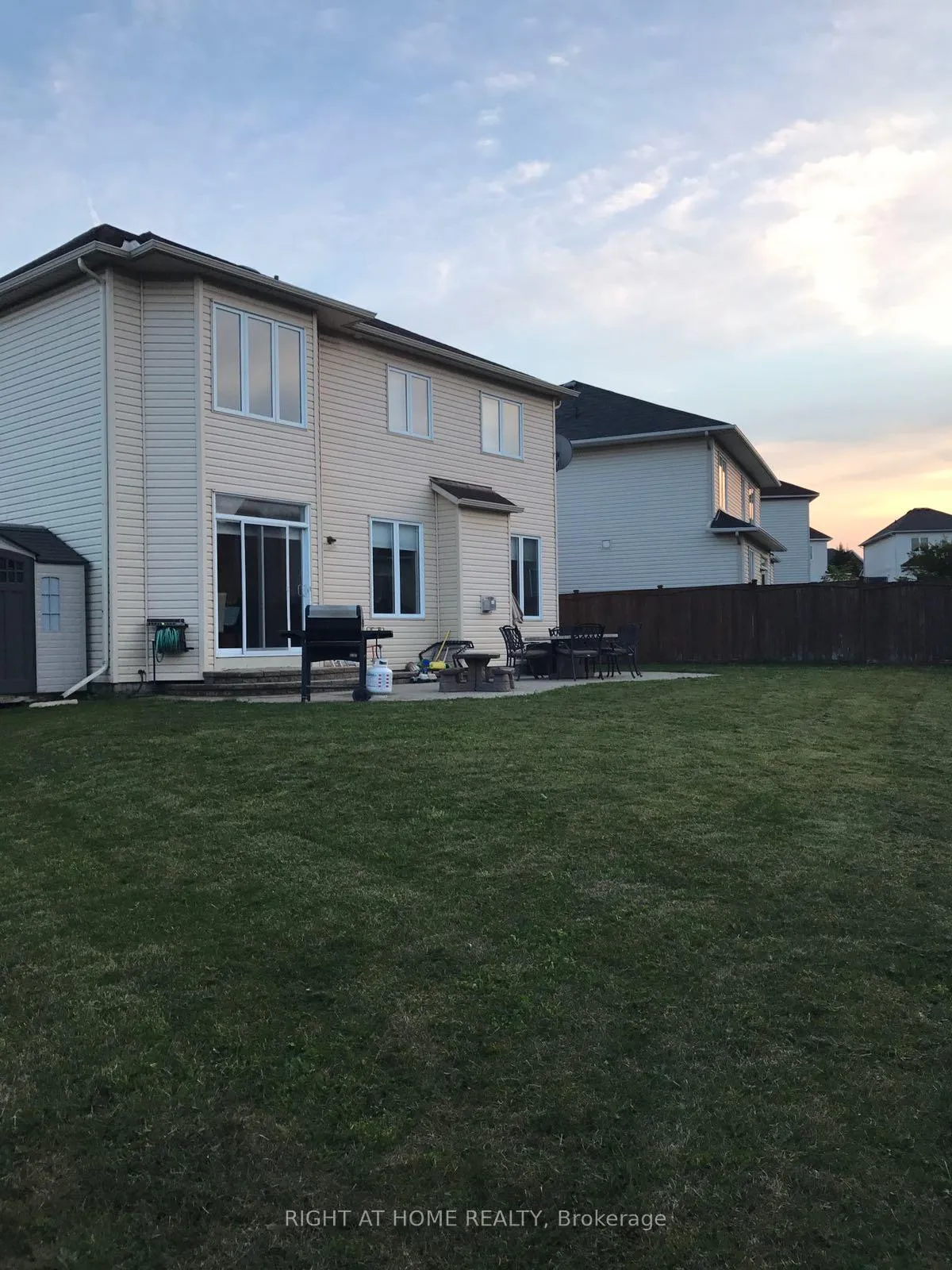 Photo 32 of 129 Rocky Hill Drive, Ottawa, Barrhaven - Strandherd — HOMEH