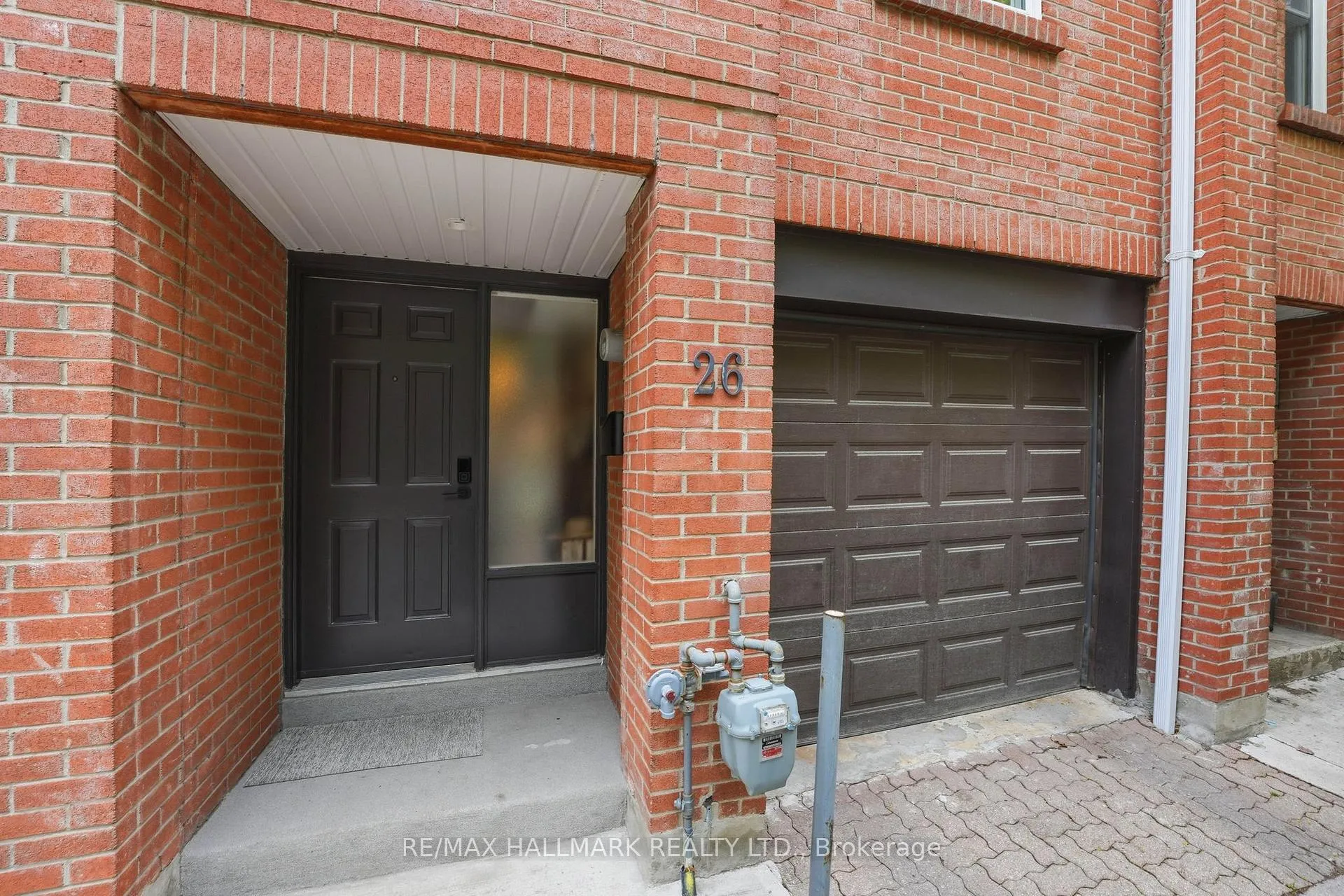 Photo 2 of 26 Longboat Avenue, Toronto, Waterfront Communities — HOMEH