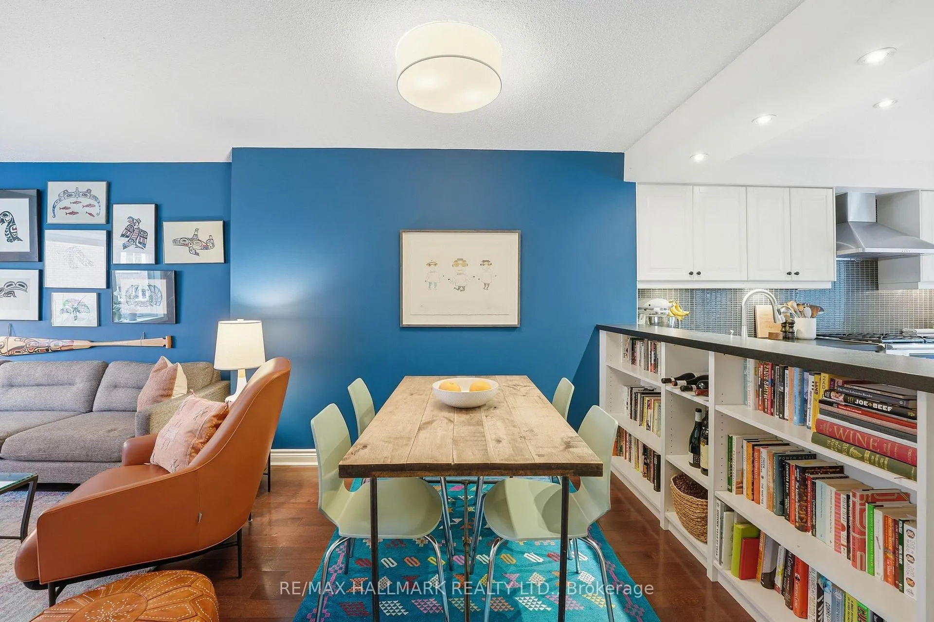 Photo 10 of 26 Longboat Avenue, Toronto, Waterfront Communities — HOMEH