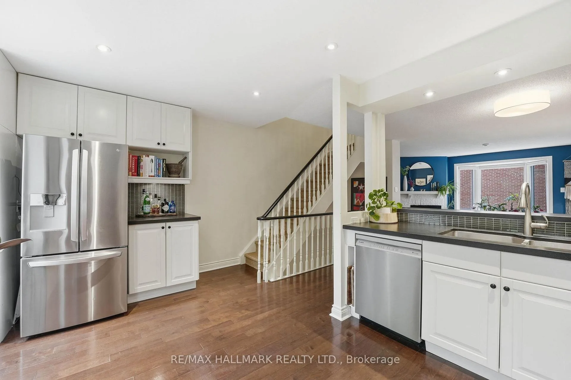 Photo 13 of 26 Longboat Avenue, Toronto, Waterfront Communities — HOMEH