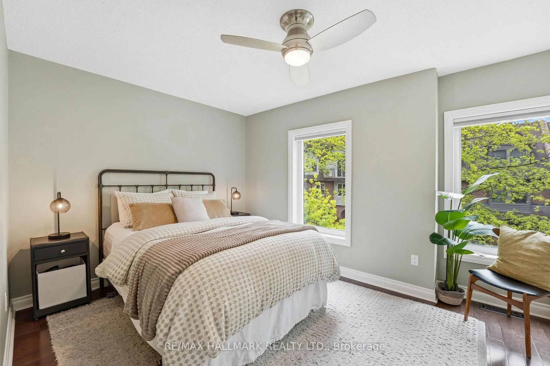 Photo 15 of 26 Longboat Avenue, Toronto, Waterfront Communities — HOMEH