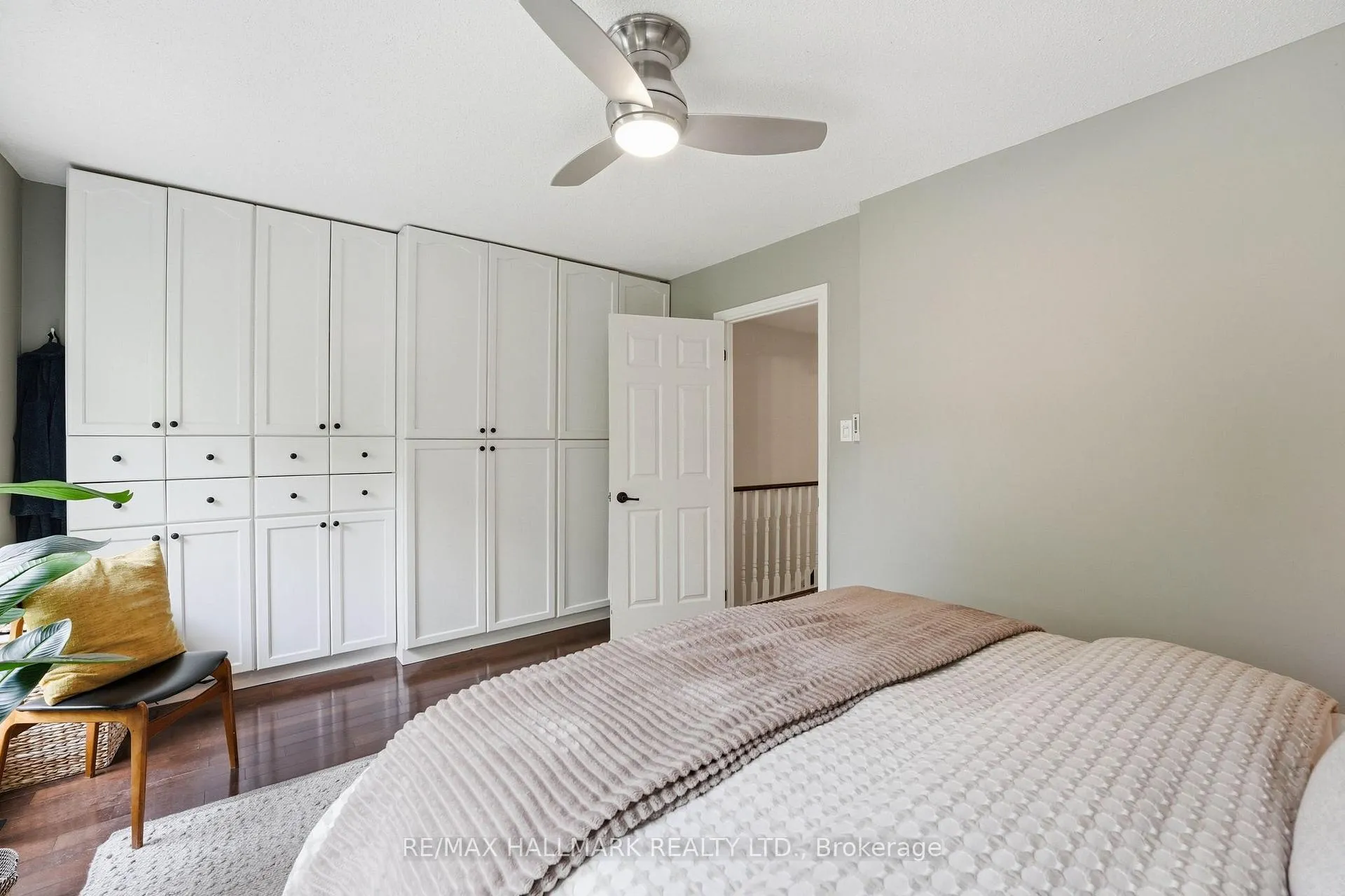 Photo 17 of 26 Longboat Avenue, Toronto, Waterfront Communities — HOMEH