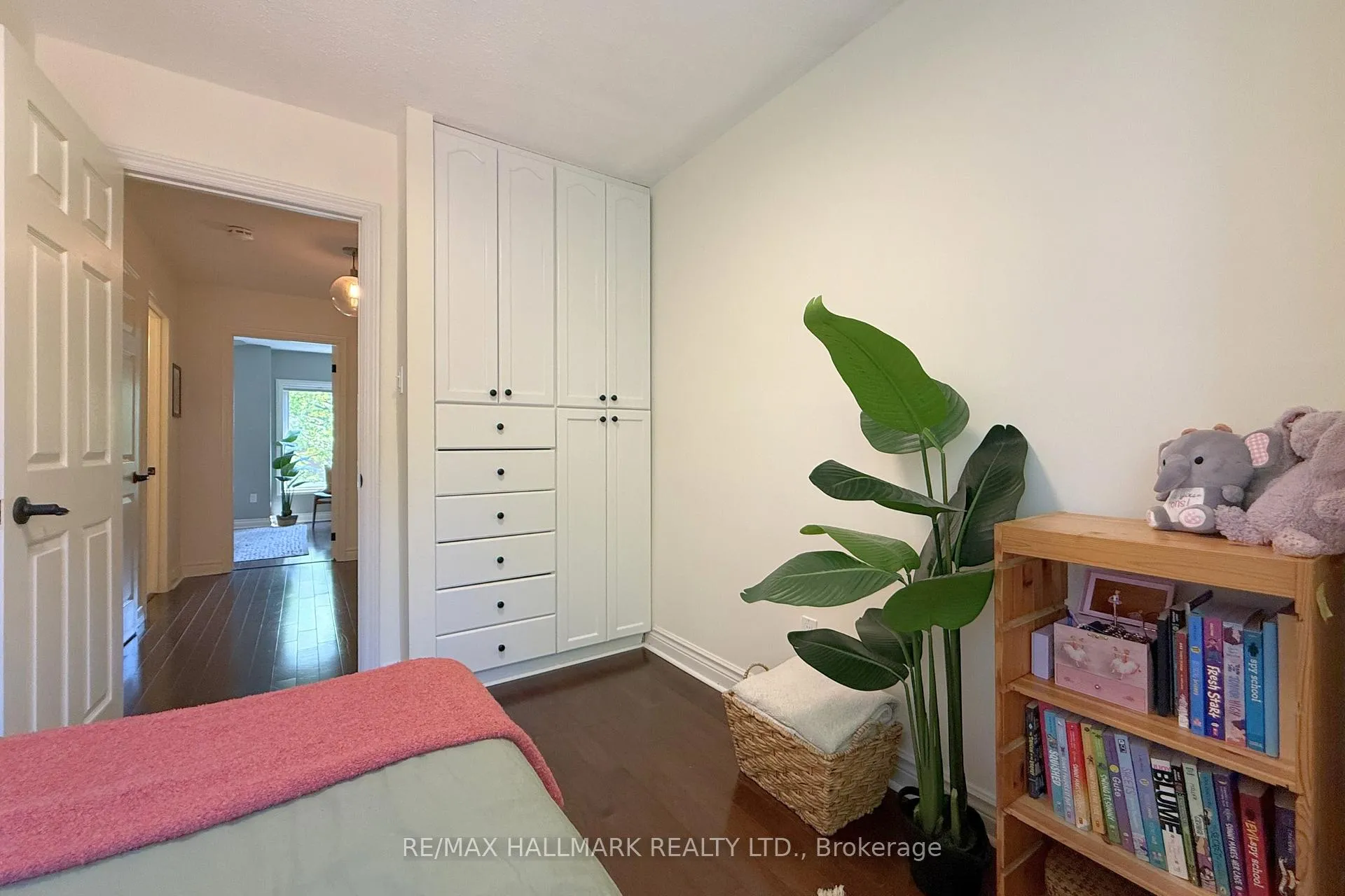 Photo 19 of 26 Longboat Avenue, Toronto, Waterfront Communities — HOMEH