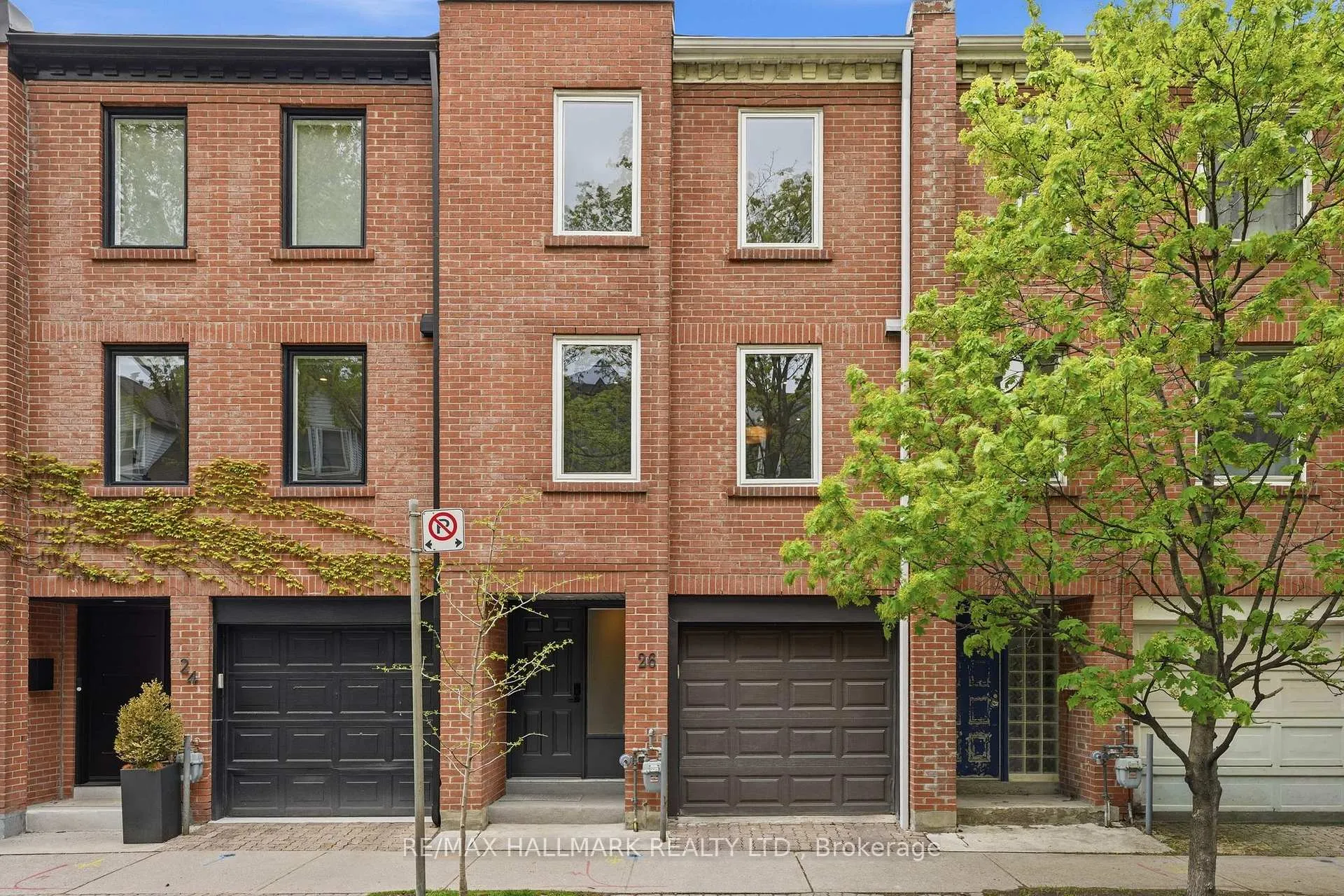 Photo 33 of 26 Longboat Avenue, Toronto, Waterfront Communities — HOMEH