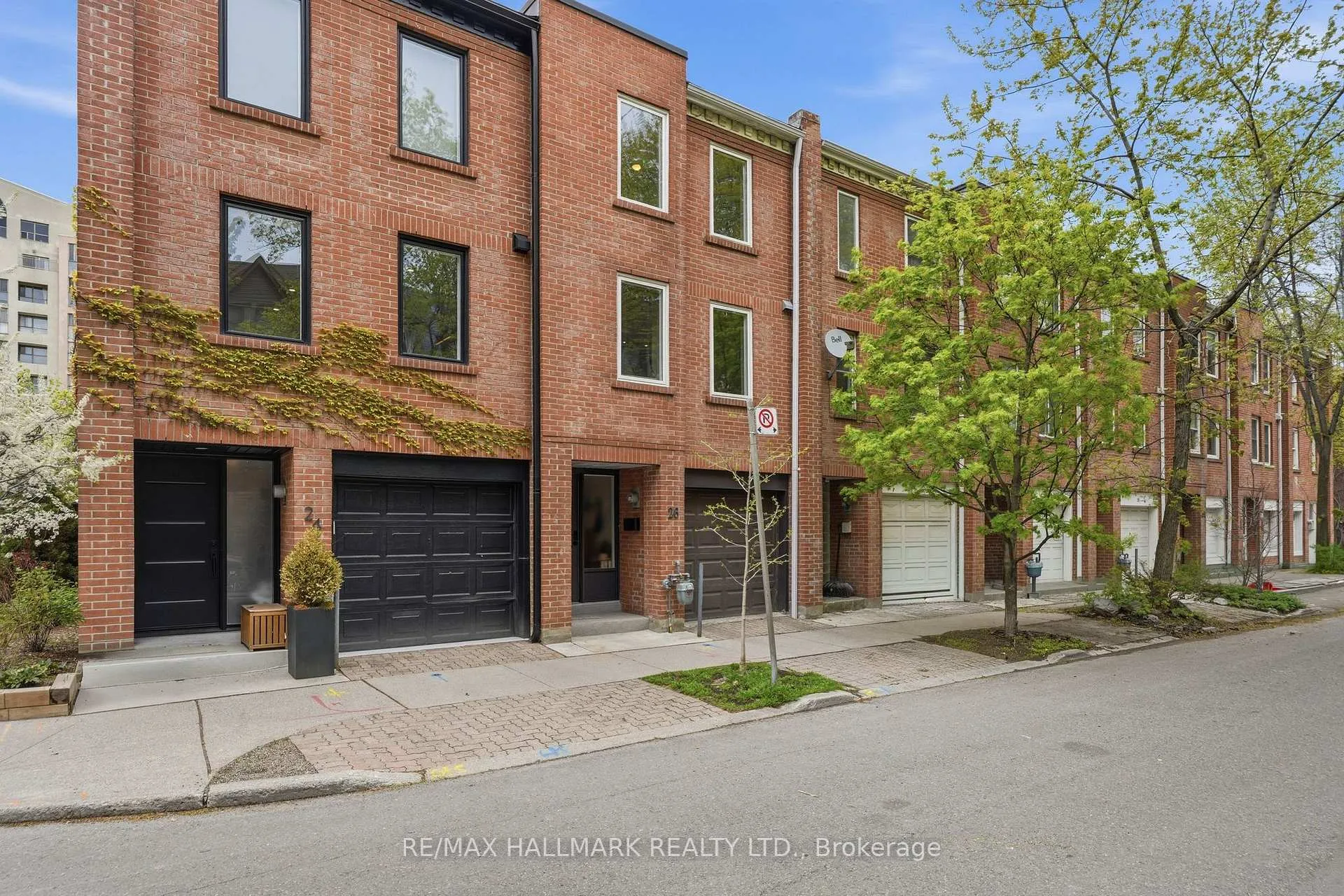 Photo 34 of 26 Longboat Avenue, Toronto, Waterfront Communities — HOMEH