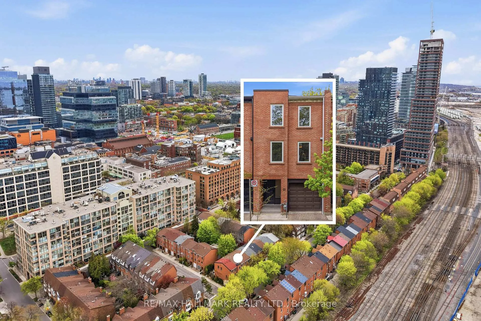 Photo 37 of 26 Longboat Avenue, Toronto, Waterfront Communities — HOMEH