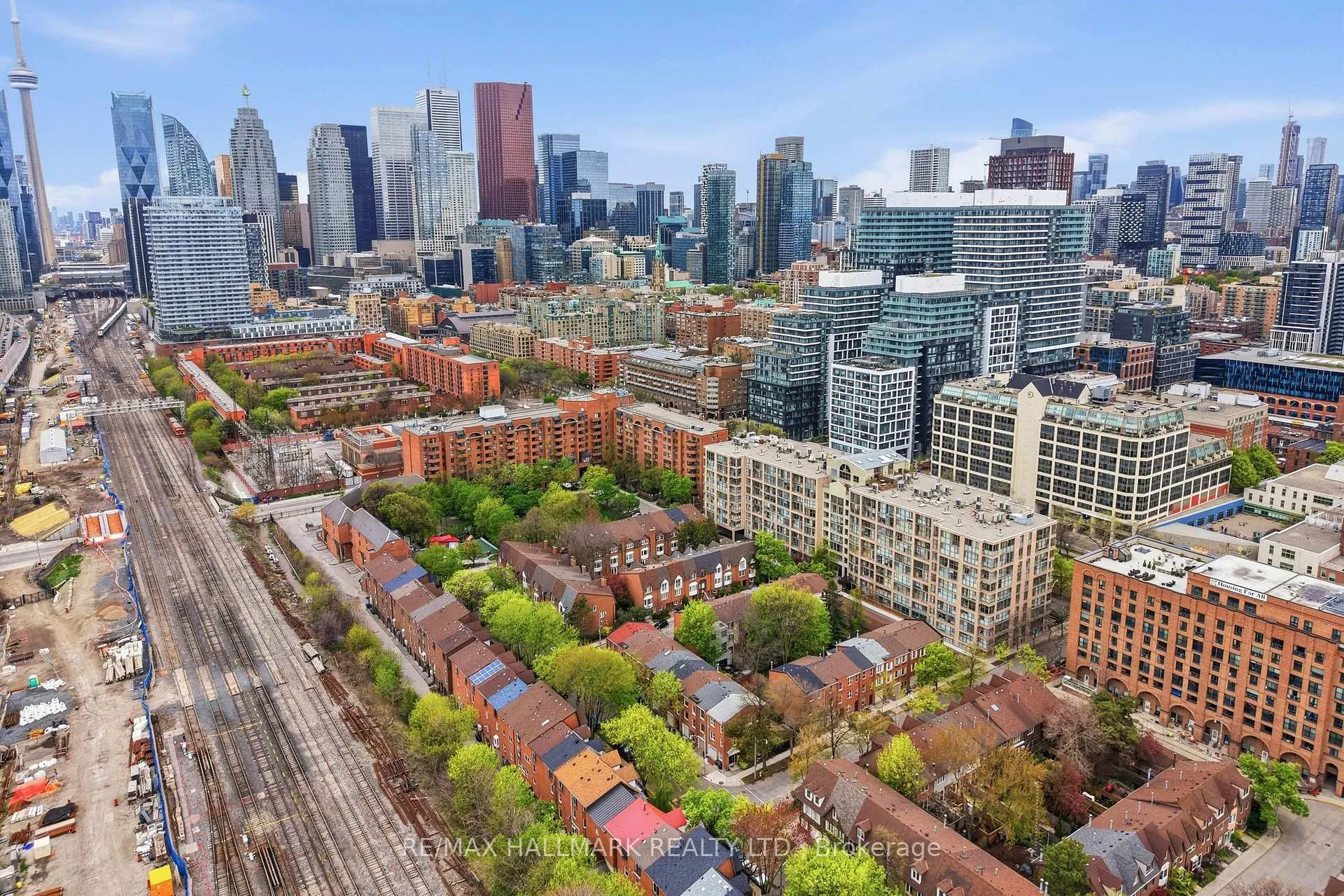 Photo 39 of 26 Longboat Avenue, Toronto, Waterfront Communities — HOMEH