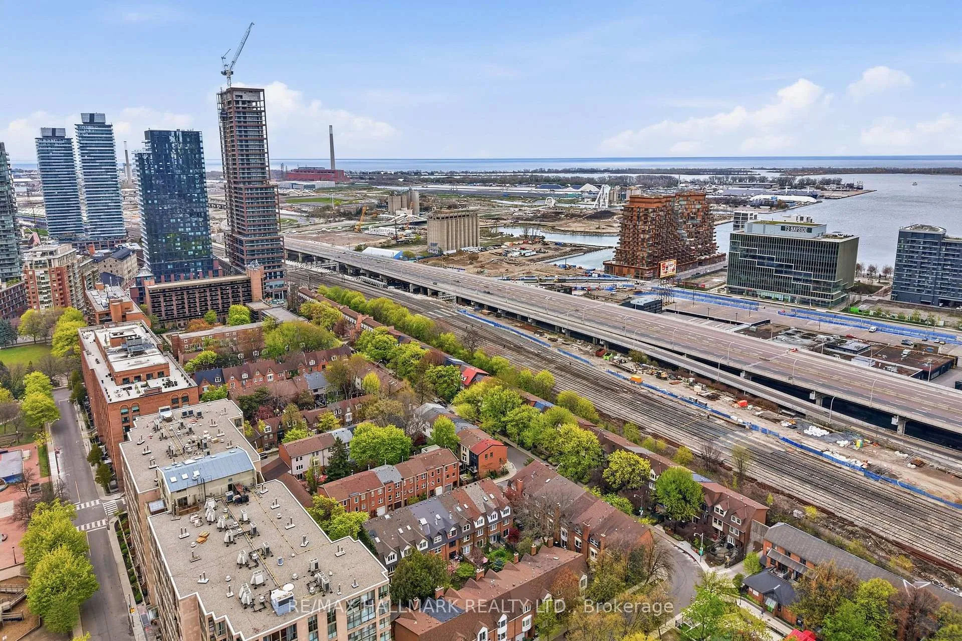 Photo 41 of 26 Longboat Avenue, Toronto, Waterfront Communities — HOMEH