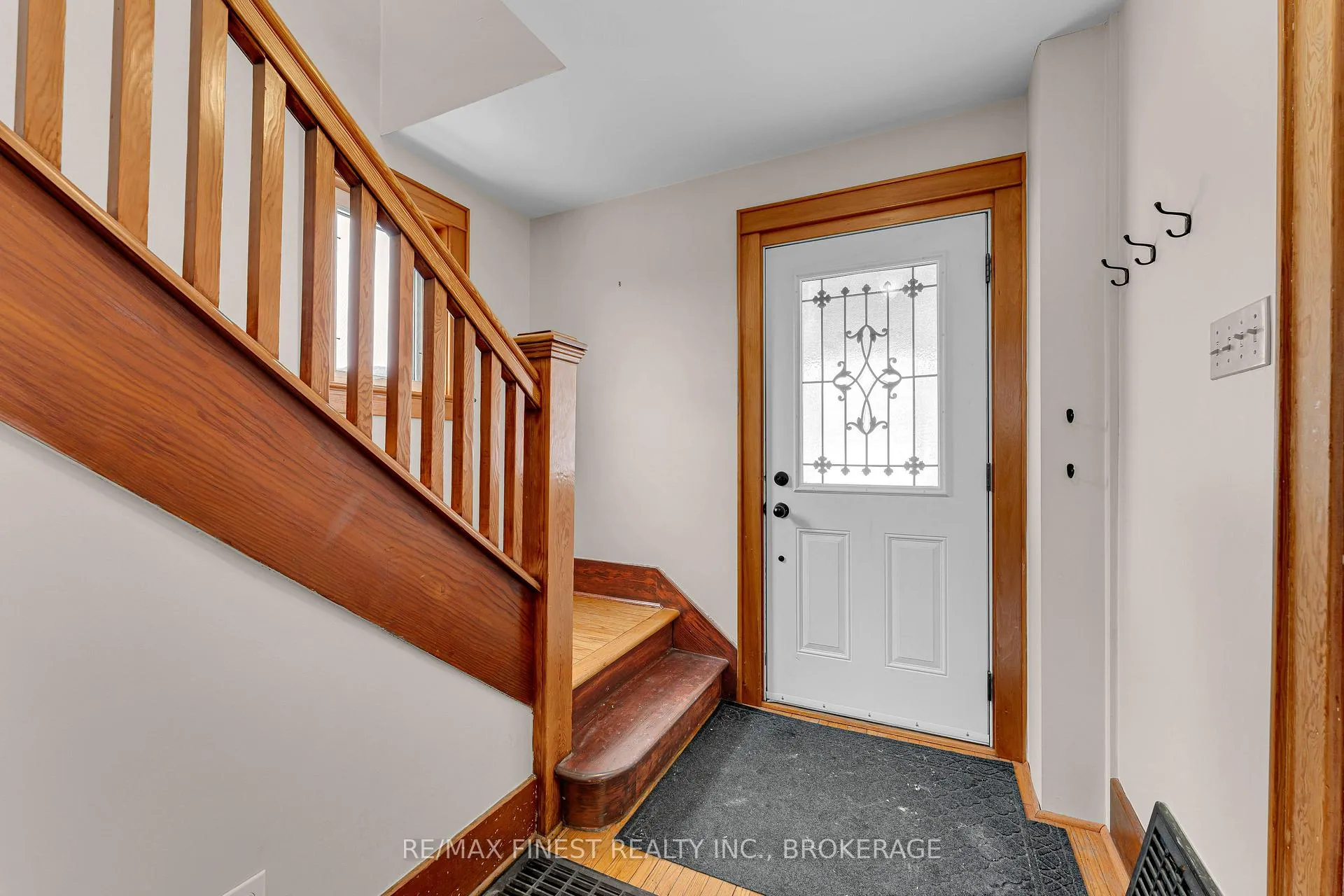 Photo 3 of 55 Lansdowne Street, Kingston, East of Sir John A. Blvd — HOMEH