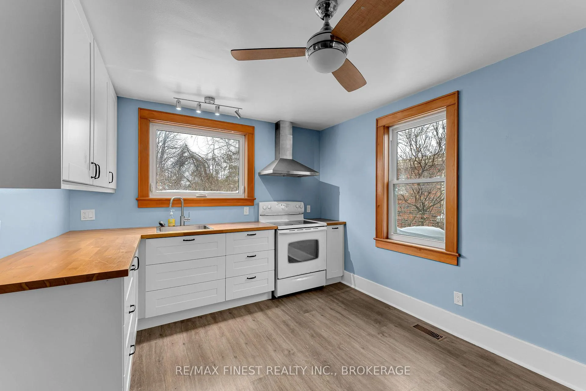 Photo 6 of 55 Lansdowne Street, Kingston, East of Sir John A. Blvd — HOMEH