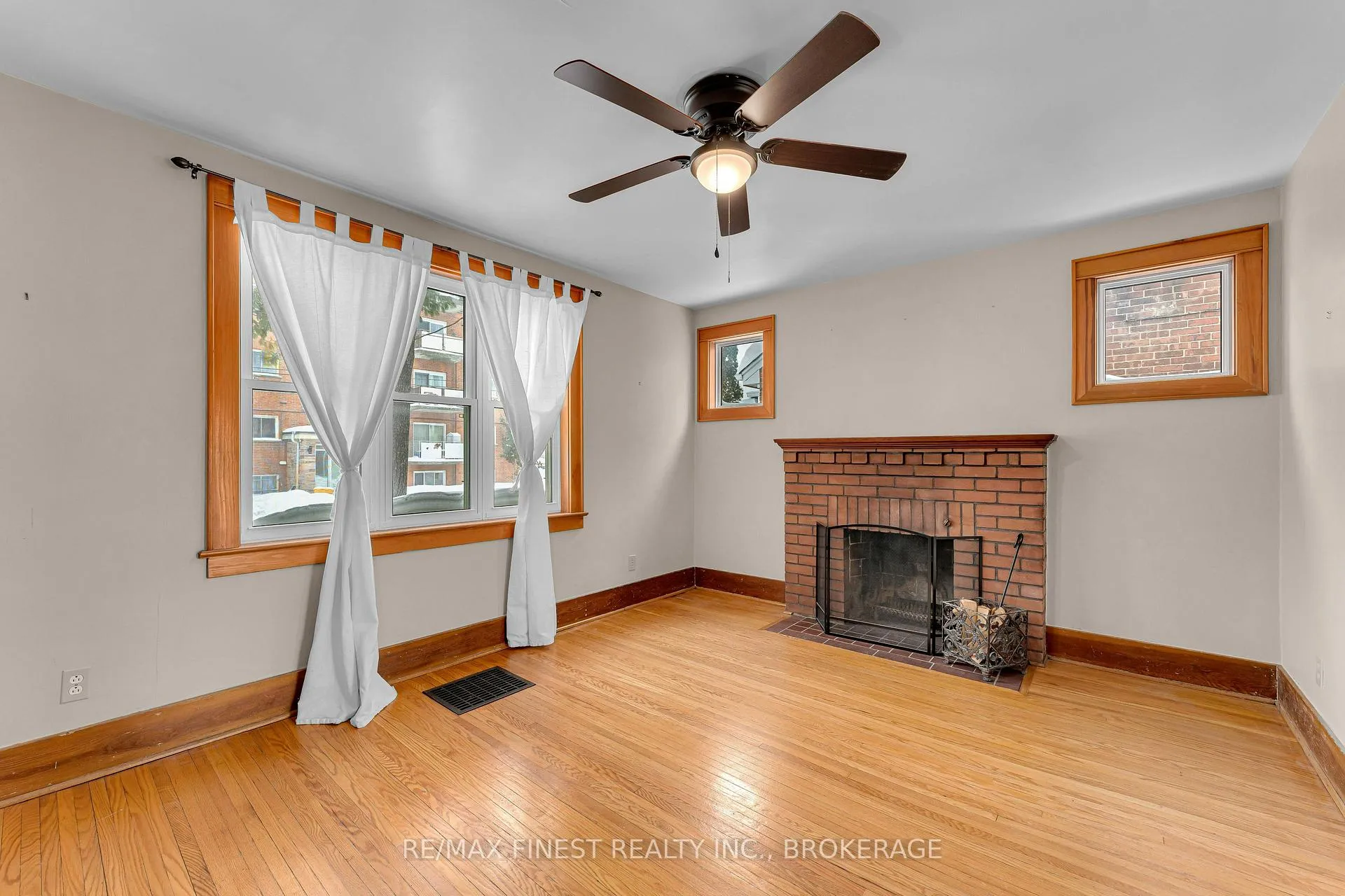 Photo 11 of 55 Lansdowne Street, Kingston, East of Sir John A. Blvd — HOMEH
