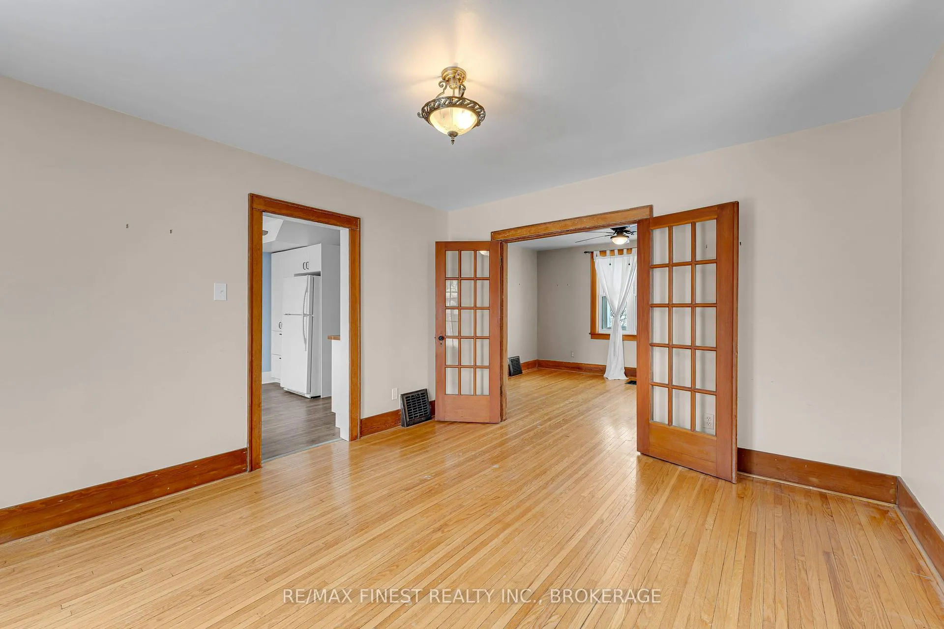 Photo 17 of 55 Lansdowne Street, Kingston, East of Sir John A. Blvd — HOMEH