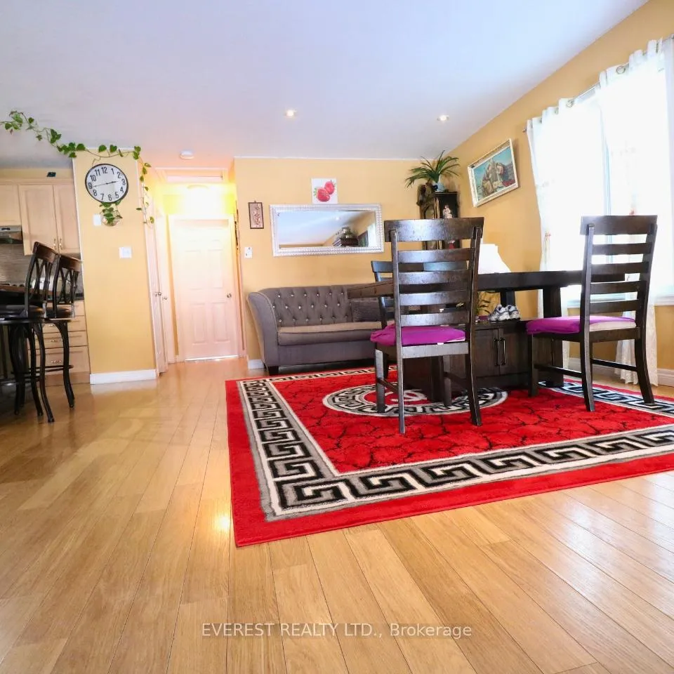 Photo 5 of 949 Marigold Street, London, North C — HOMEH