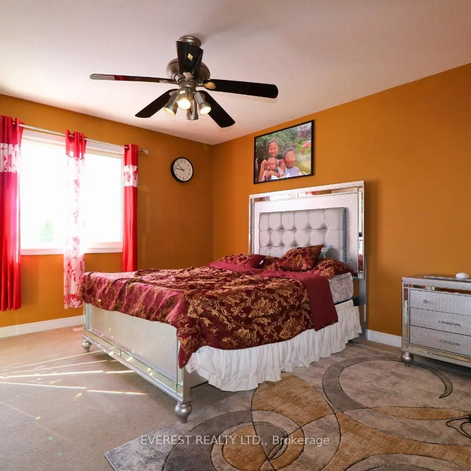 Photo 10 of 949 Marigold Street, London, North C — HOMEH