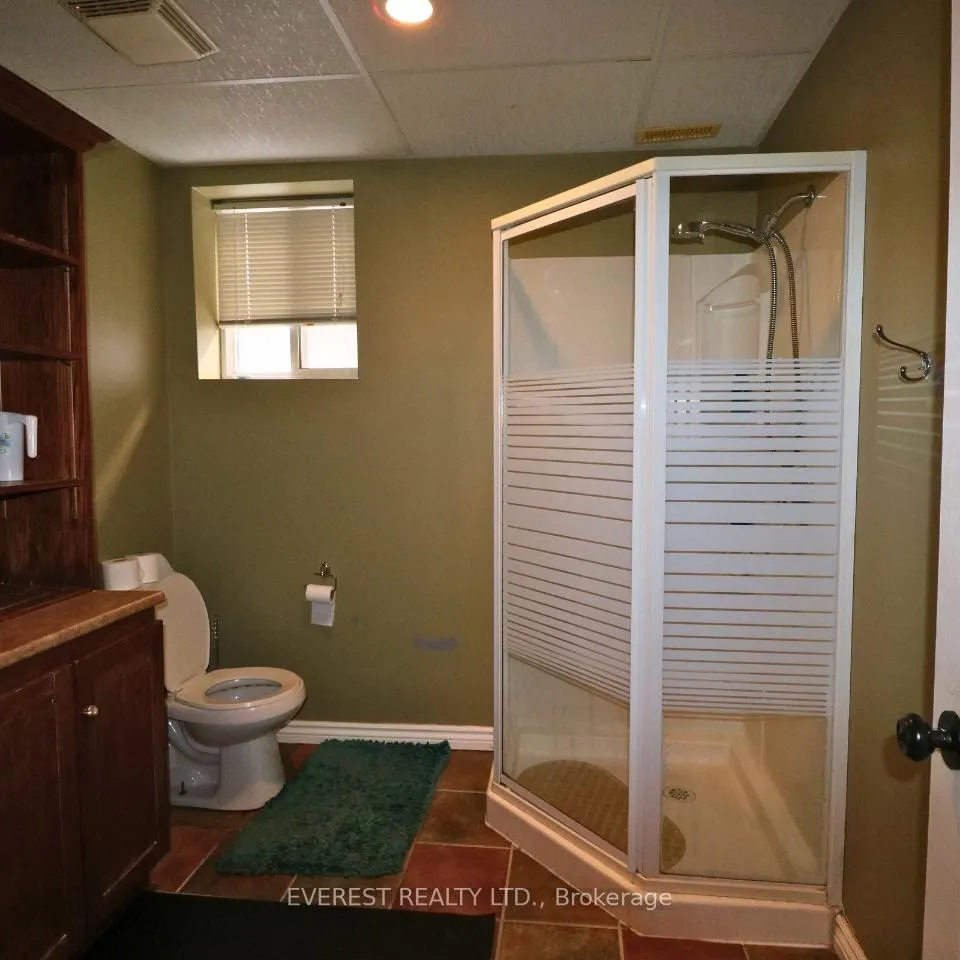 Photo 20 of 949 Marigold Street, London, North C — HOMEH