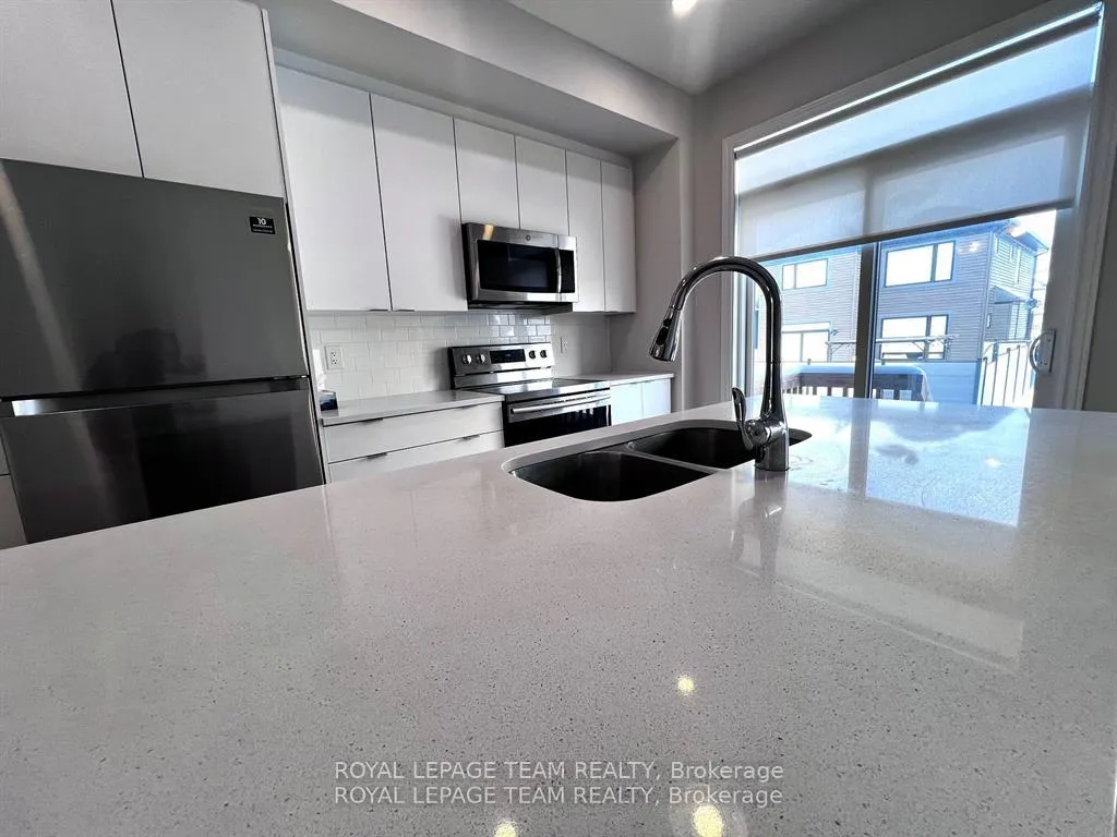 Photo 7 of 260 Tim Sheehan Place, Ottawa, Kanata - Emerald Meadows/Trailwest — HOMEH
