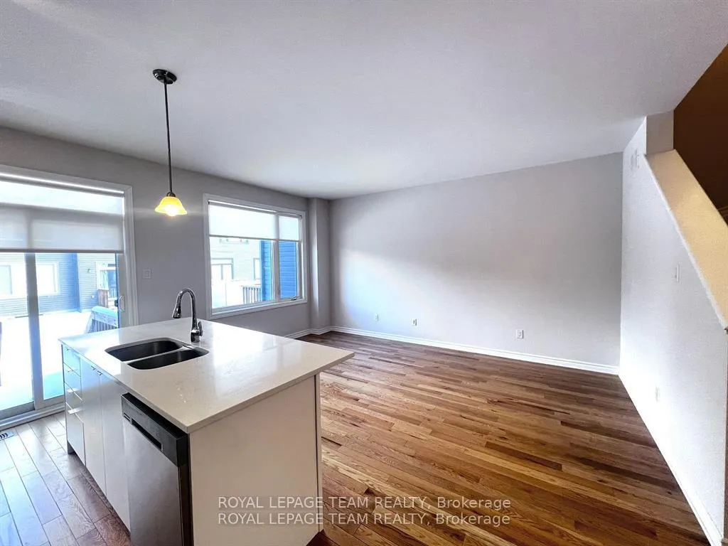 Photo 8 of 260 Tim Sheehan Place, Ottawa, Kanata - Emerald Meadows/Trailwest — HOMEH