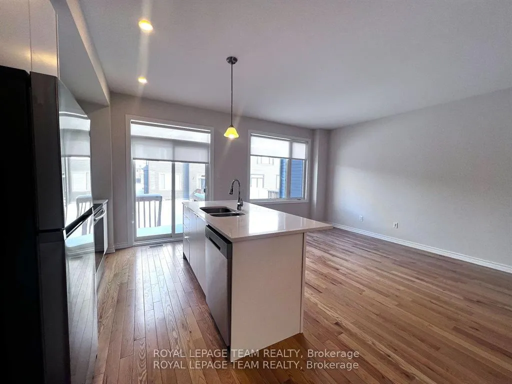Photo 10 of 260 Tim Sheehan Place, Ottawa, Kanata - Emerald Meadows/Trailwest — HOMEH