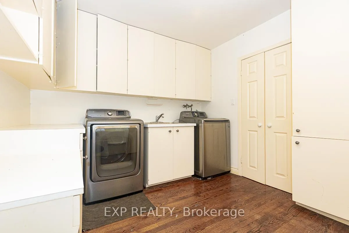 Photo 17 of 9 Laureleaf Road, Markham, Bayview Glen — HOMEH