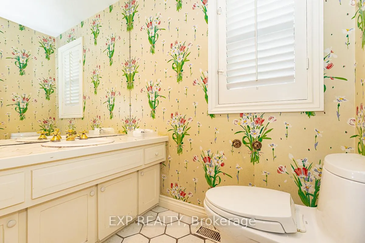 Photo 18 of 9 Laureleaf Road, Markham, Bayview Glen — HOMEH
