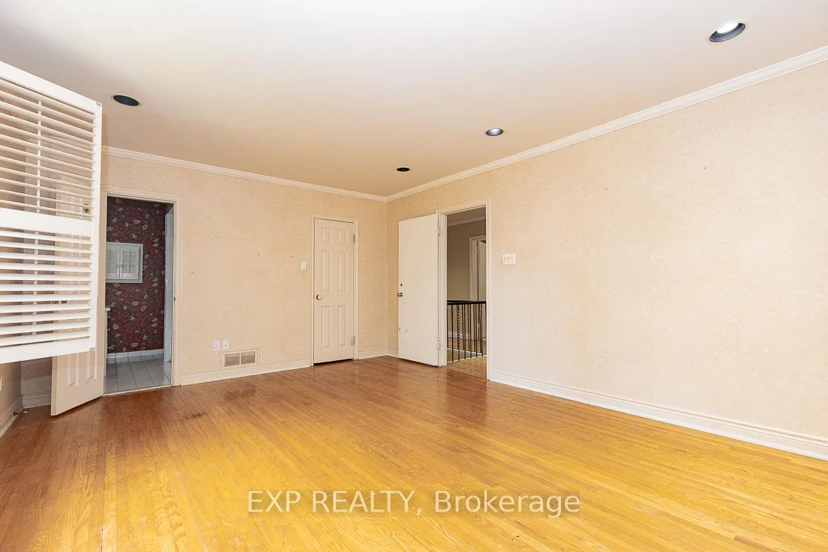 Photo 22 of 9 Laureleaf Road, Markham, Bayview Glen — HOMEH