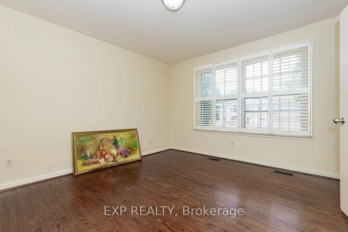 Photo 26 of 9 Laureleaf Road, Markham, Bayview Glen — HOMEH
