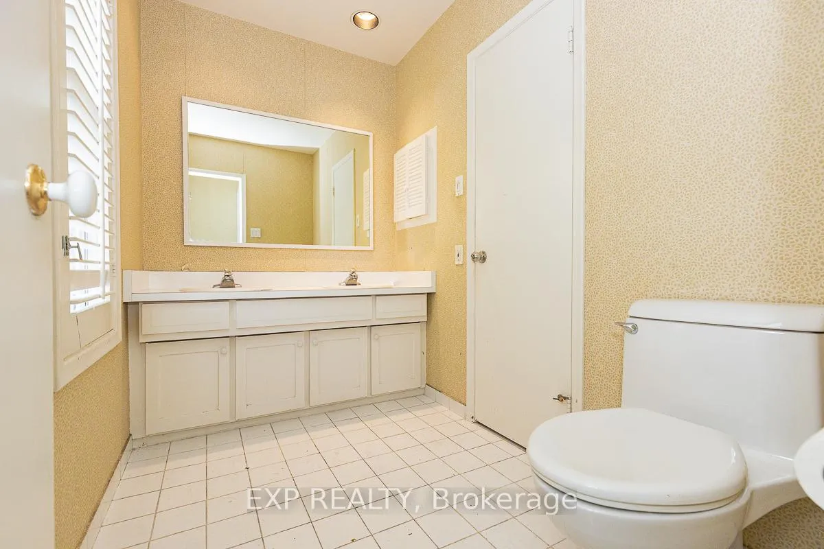 Photo 29 of 9 Laureleaf Road, Markham, Bayview Glen — HOMEH