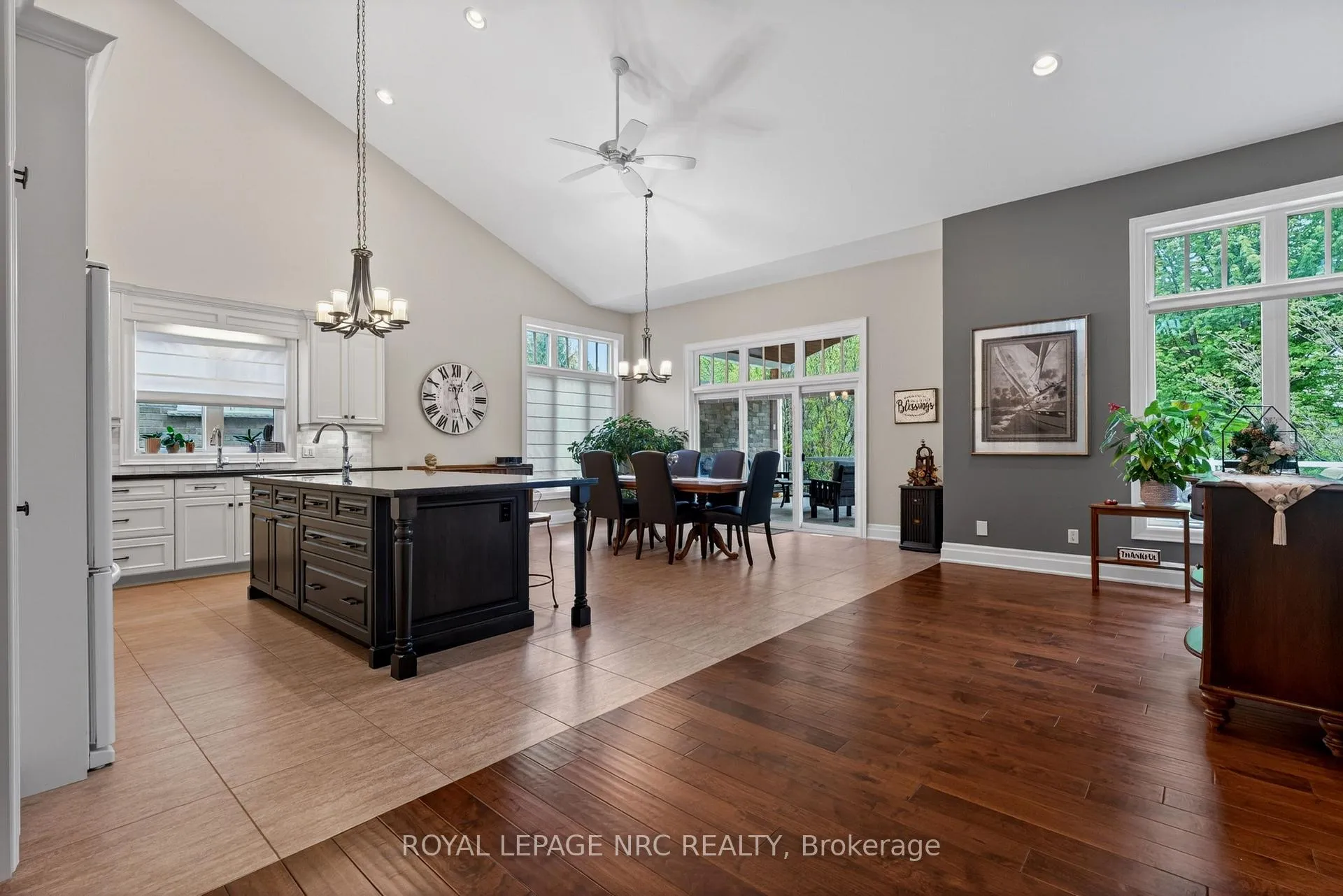Photo 11 of 22A John Street, St. Catharines, Port Dalhousie — HOMEH
