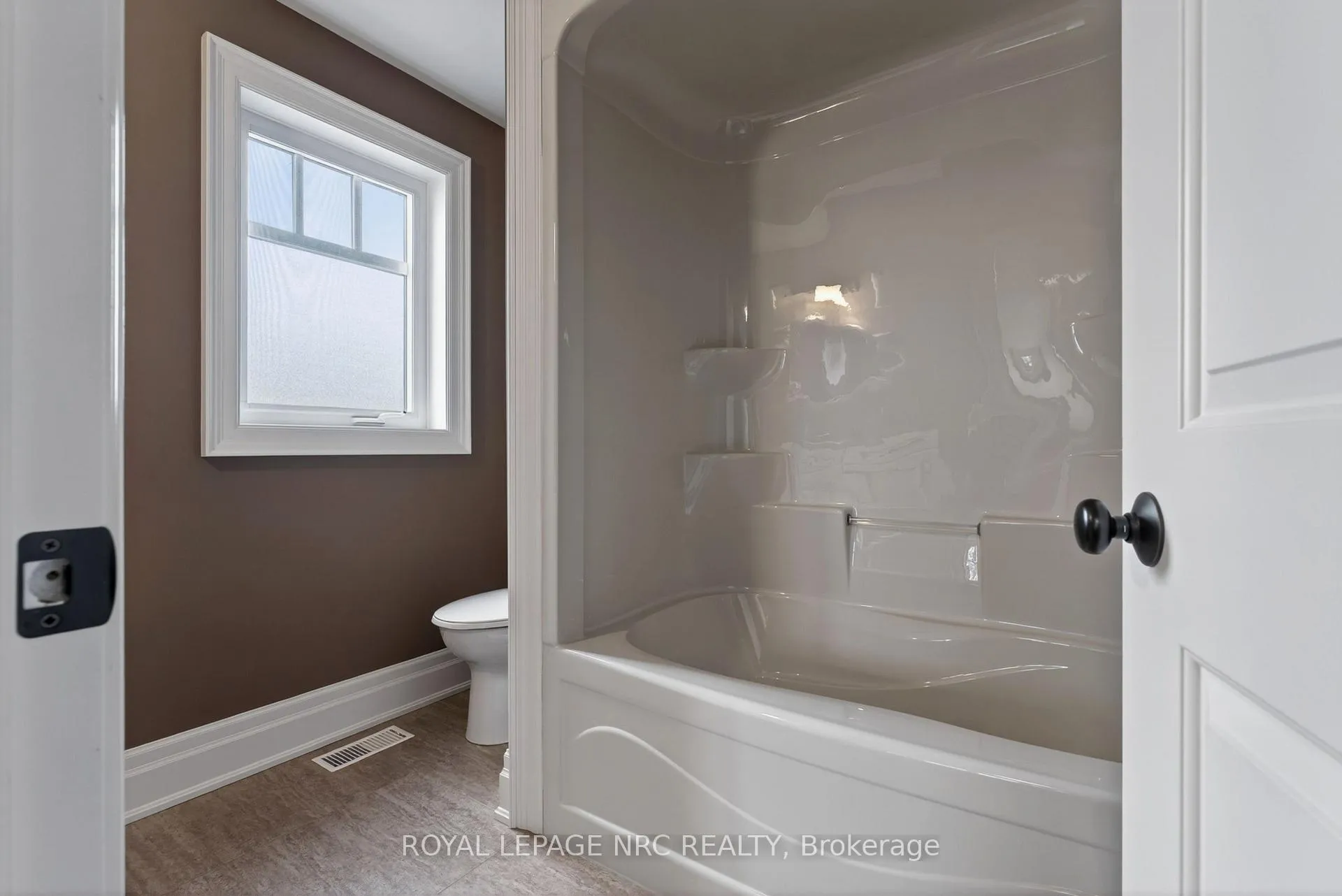 Photo 25 of 22A John Street, St. Catharines, Port Dalhousie — HOMEH