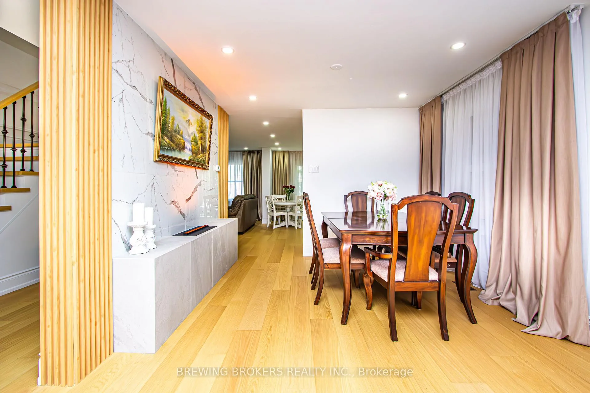 Photo 4 of 63 Marita Place, Vaughan, Glen Shields — HOMEH