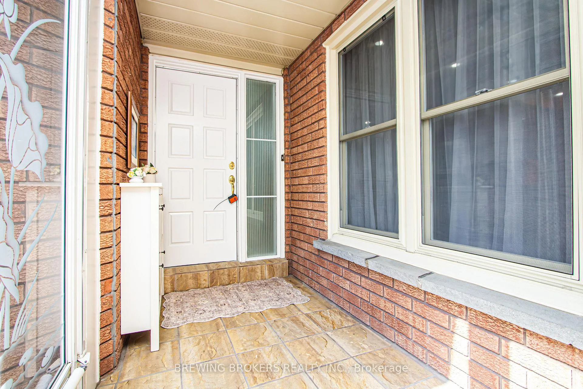 Photo 14 of 63 Marita Place, Vaughan, Glen Shields — HOMEH