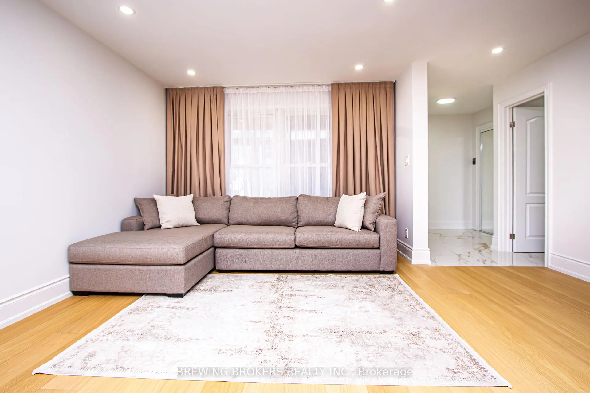 Photo 20 of 63 Marita Place, Vaughan, Glen Shields — HOMEH