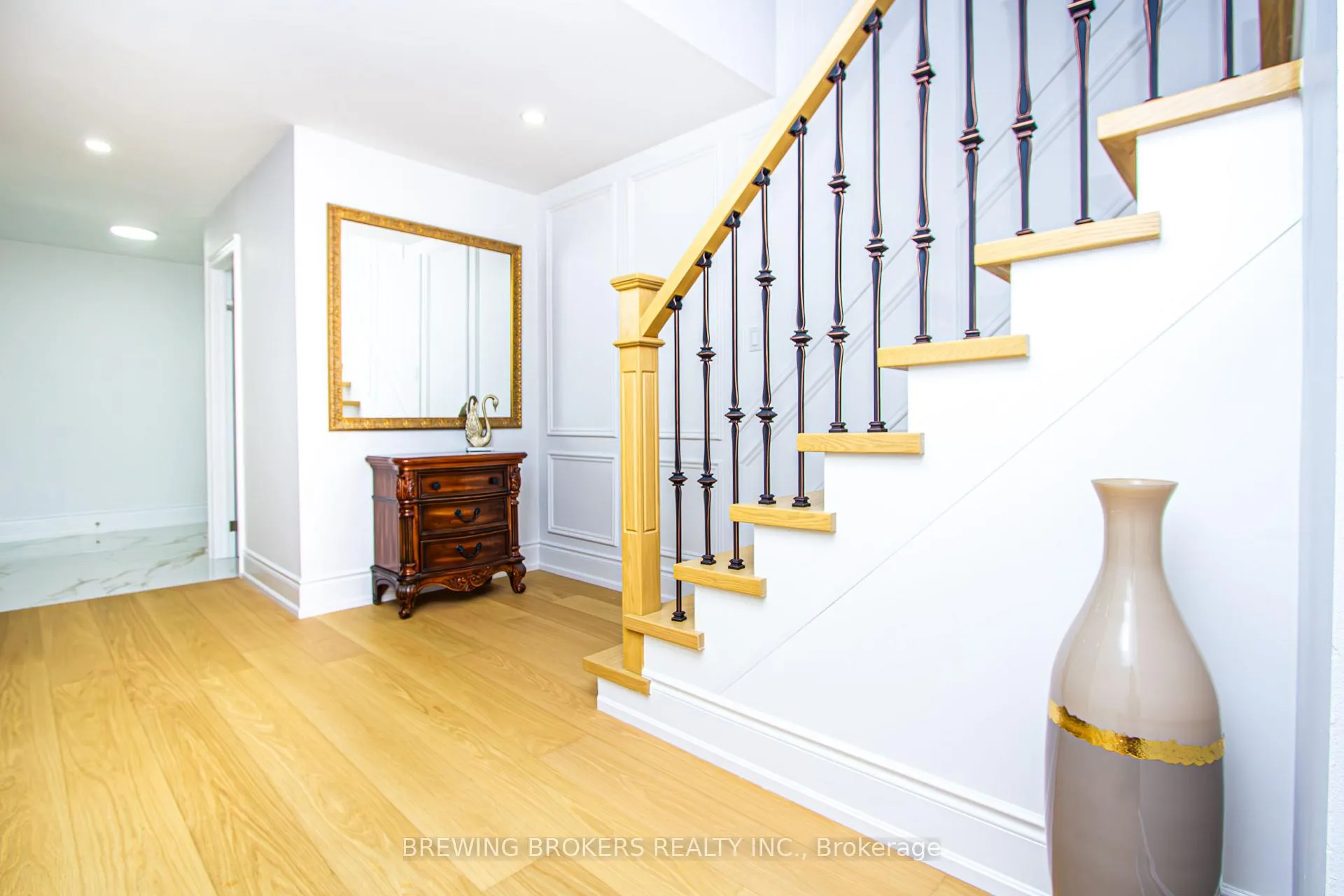 Photo 26 of 63 Marita Place, Vaughan, Glen Shields — HOMEH