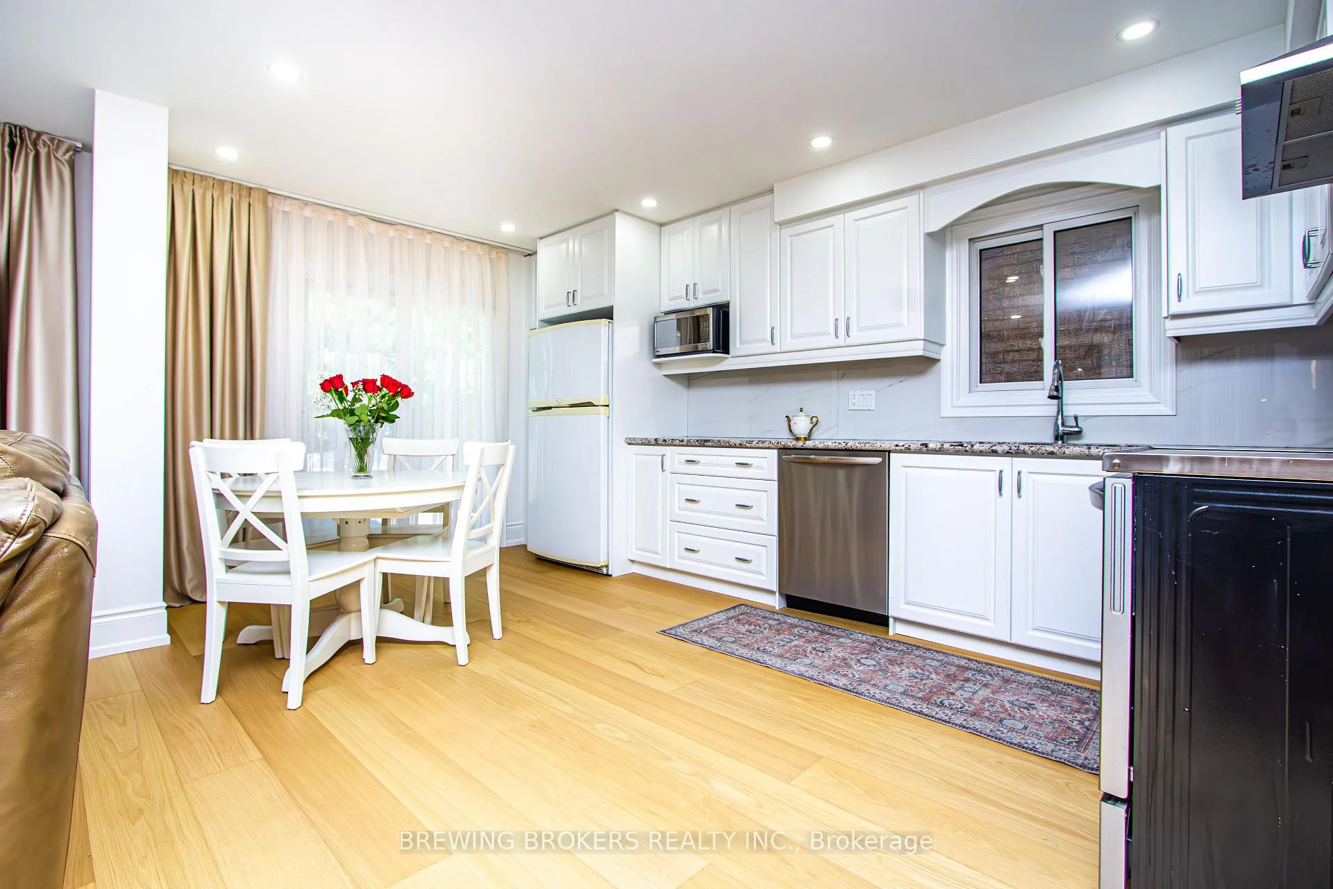 Photo 28 of 63 Marita Place, Vaughan, Glen Shields — HOMEH