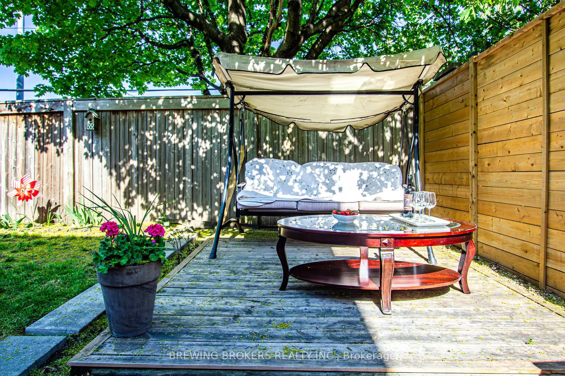 Photo 37 of 63 Marita Place, Vaughan, Glen Shields — HOMEH