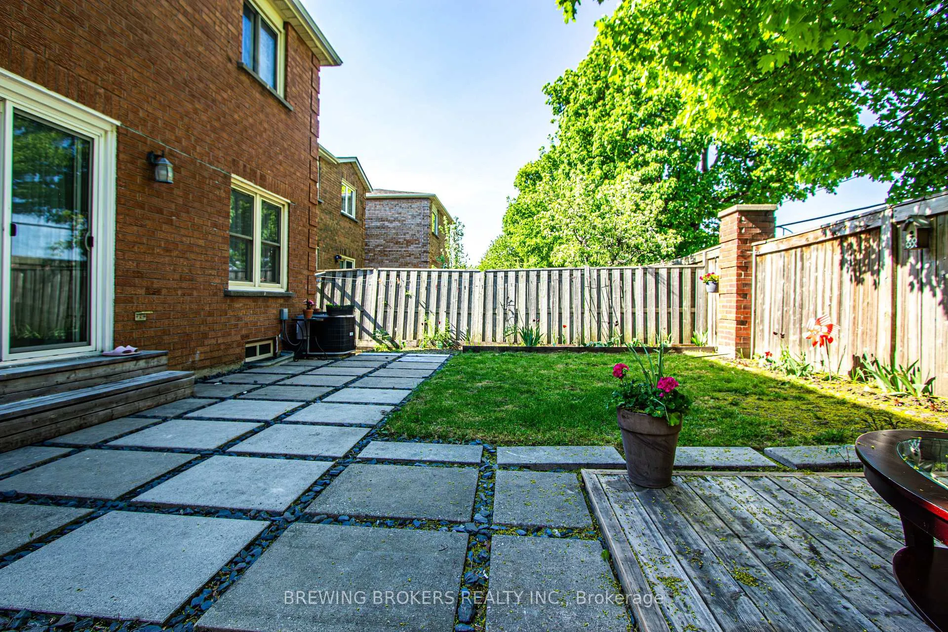 Photo 38 of 63 Marita Place, Vaughan, Glen Shields — HOMEH