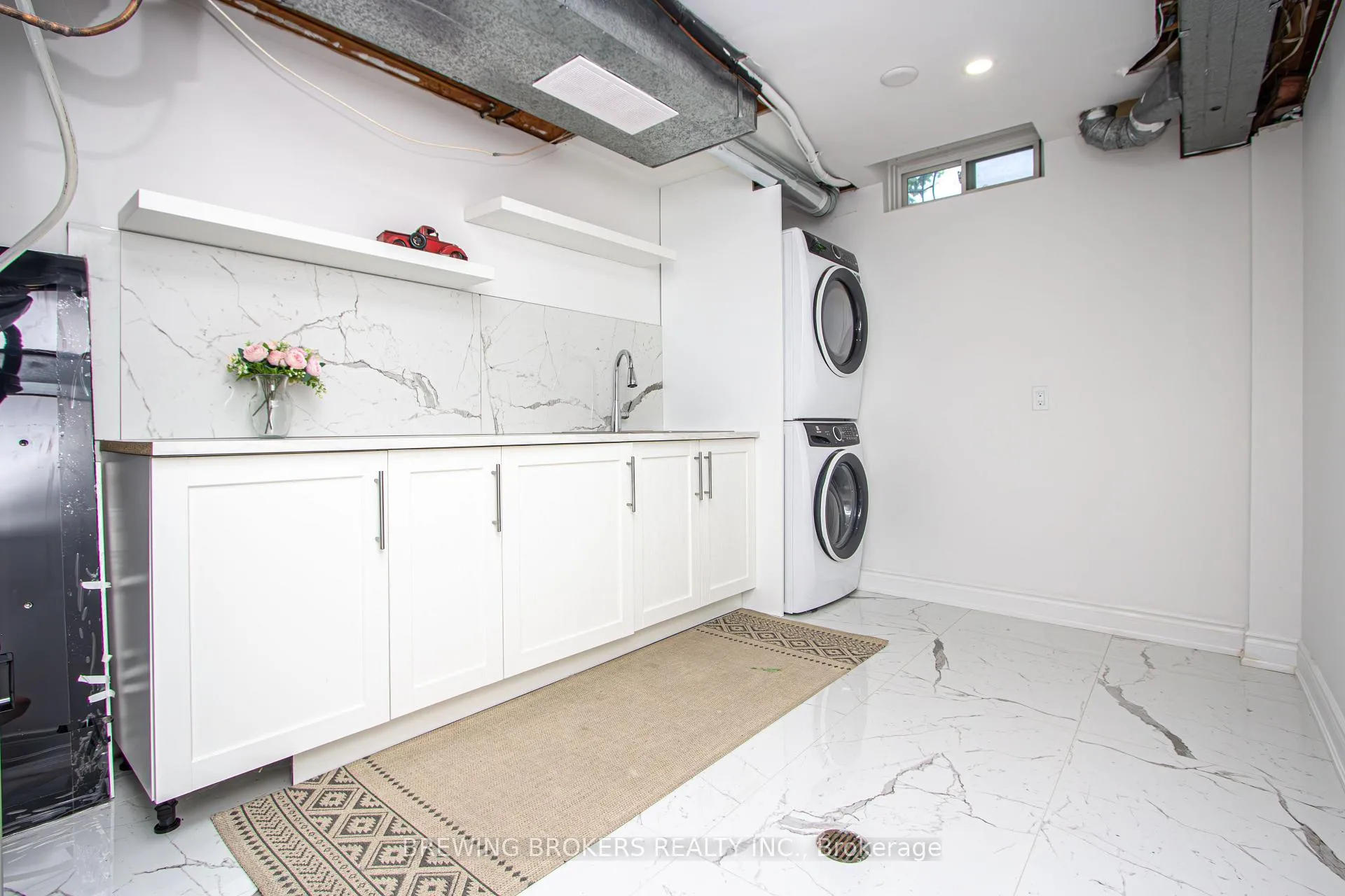 Photo 39 of 63 Marita Place, Vaughan, Glen Shields — HOMEH