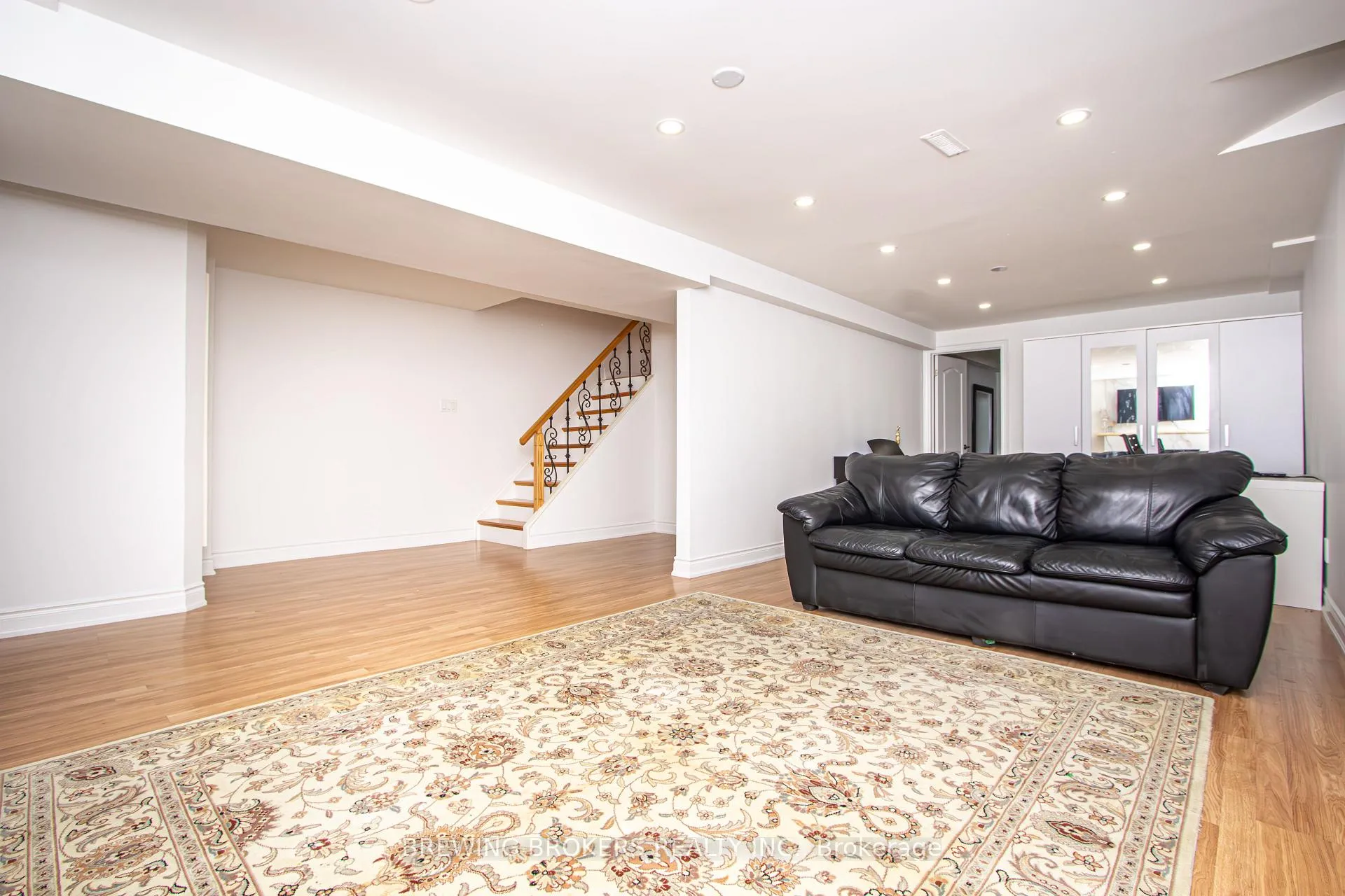 Photo 41 of 63 Marita Place, Vaughan, Glen Shields — HOMEH