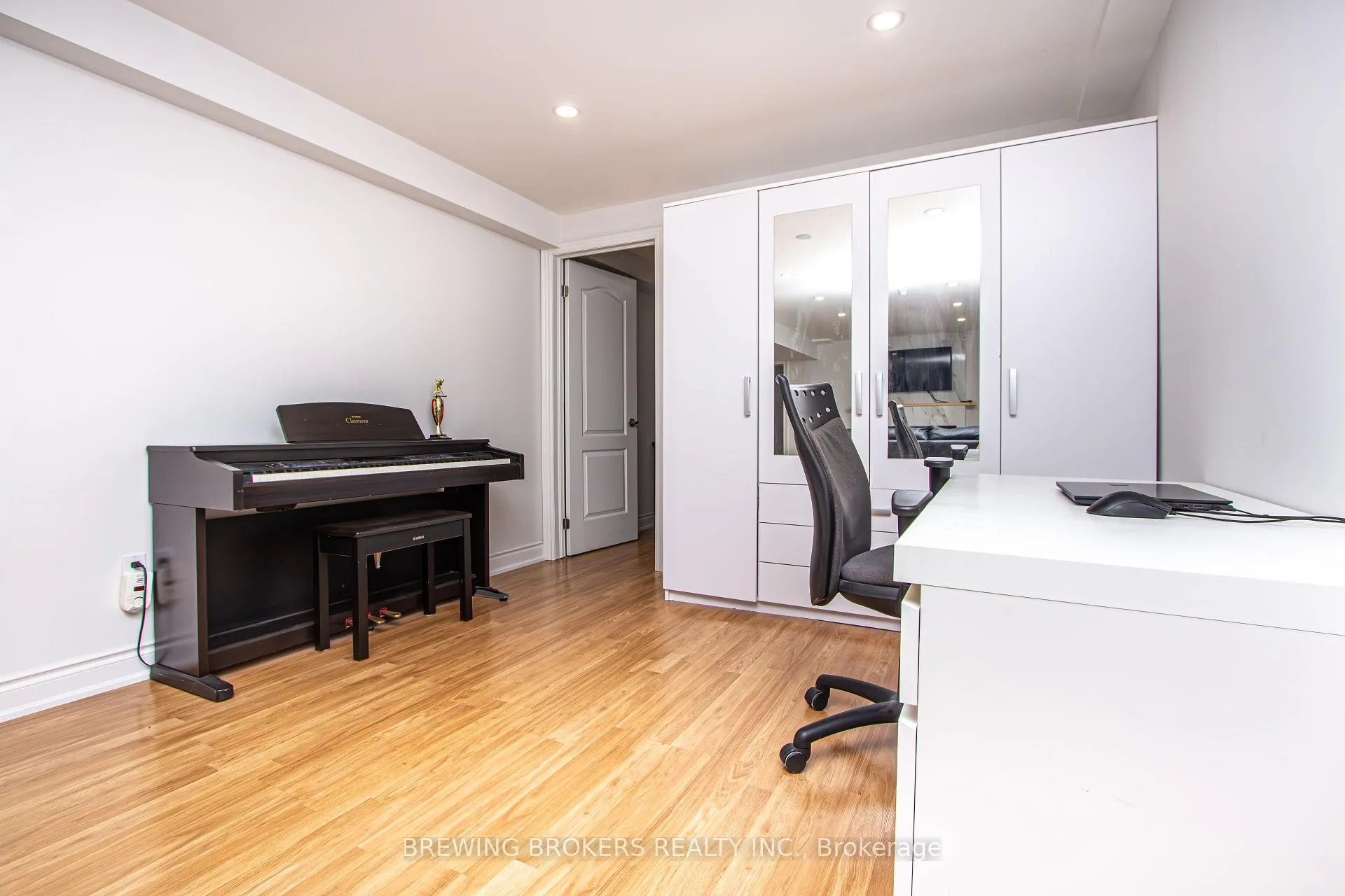 Photo 43 of 63 Marita Place, Vaughan, Glen Shields — HOMEH