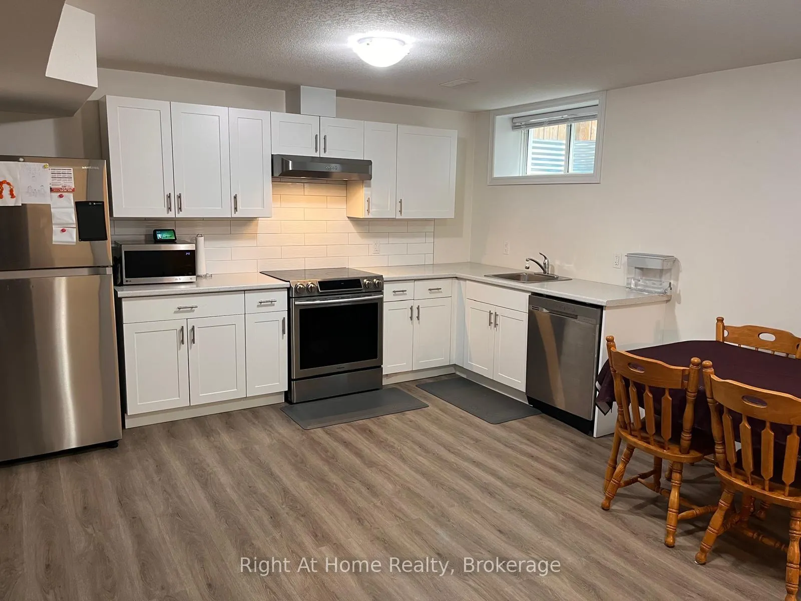 Photo 3 of 222 Ladyslipper Drive, Waterloo — HOMEH