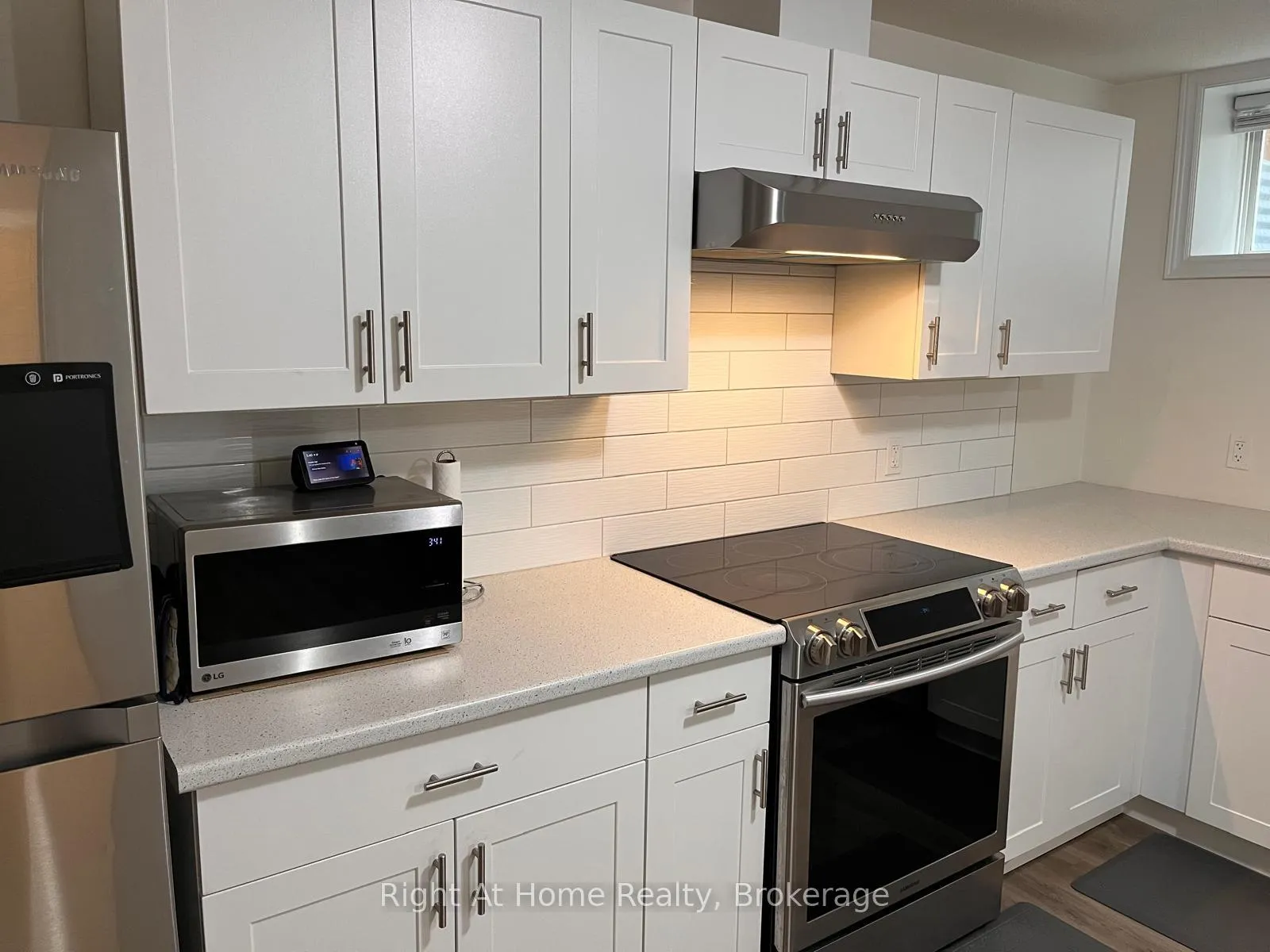 Photo 4 of 222 Ladyslipper Drive, Waterloo — HOMEH