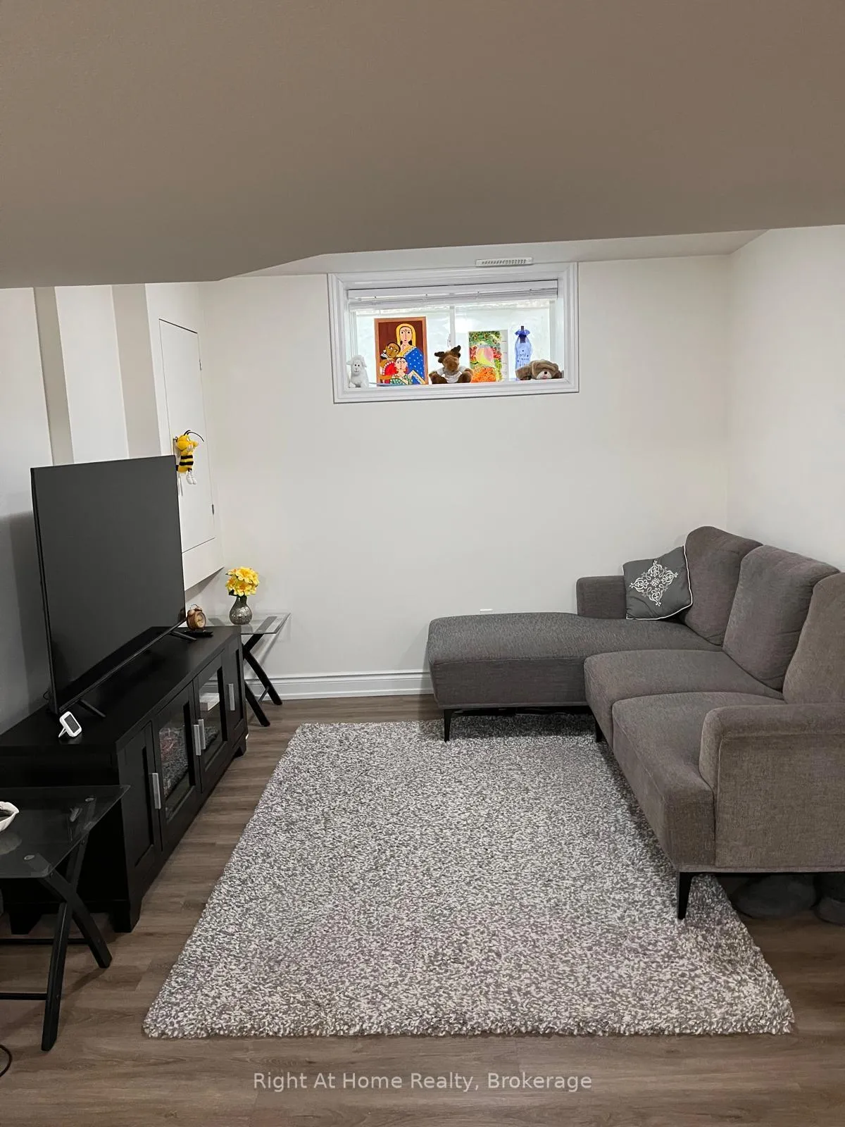 Photo 6 of 222 Ladyslipper Drive, Waterloo — HOMEH