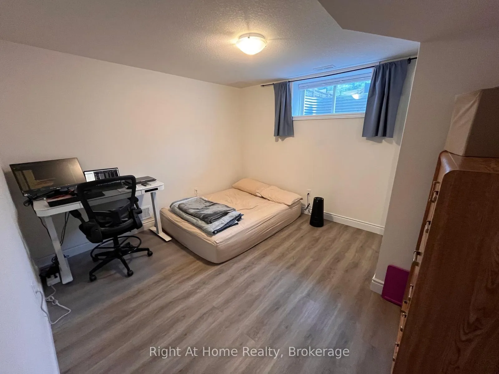Photo 9 of 222 Ladyslipper Drive, Waterloo — HOMEH