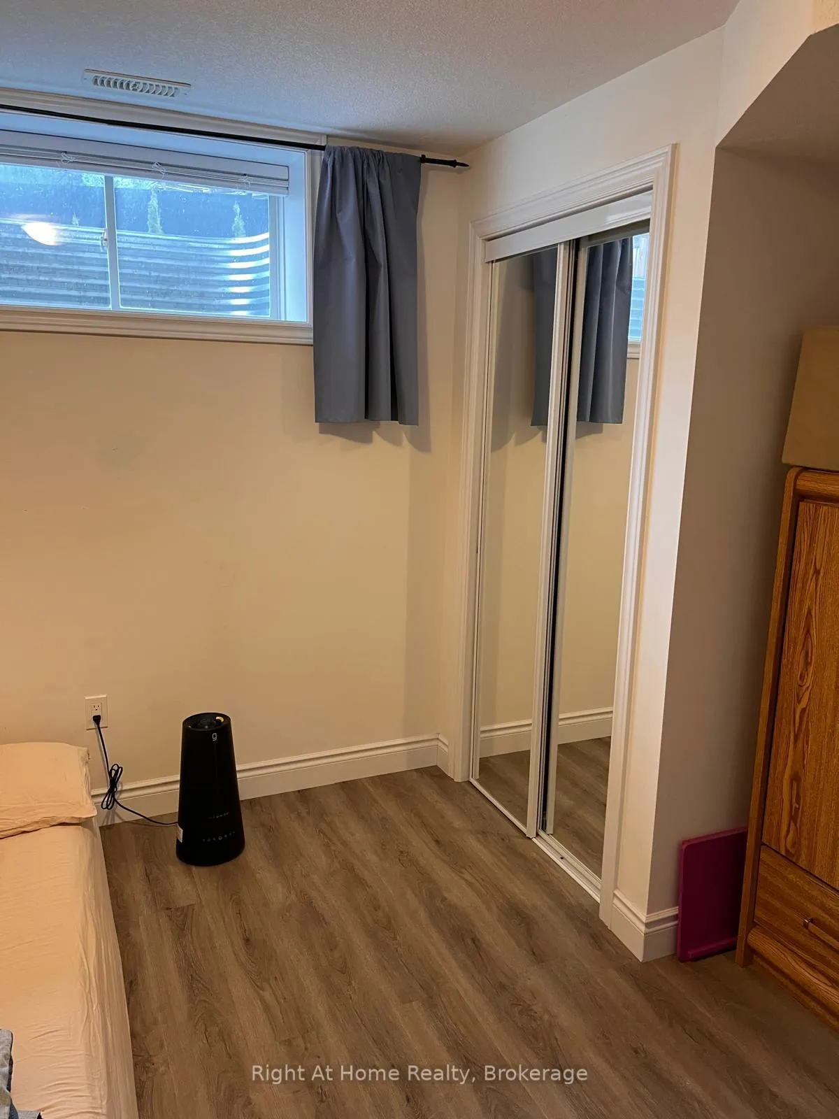 Photo 10 of 222 Ladyslipper Drive, Waterloo — HOMEH