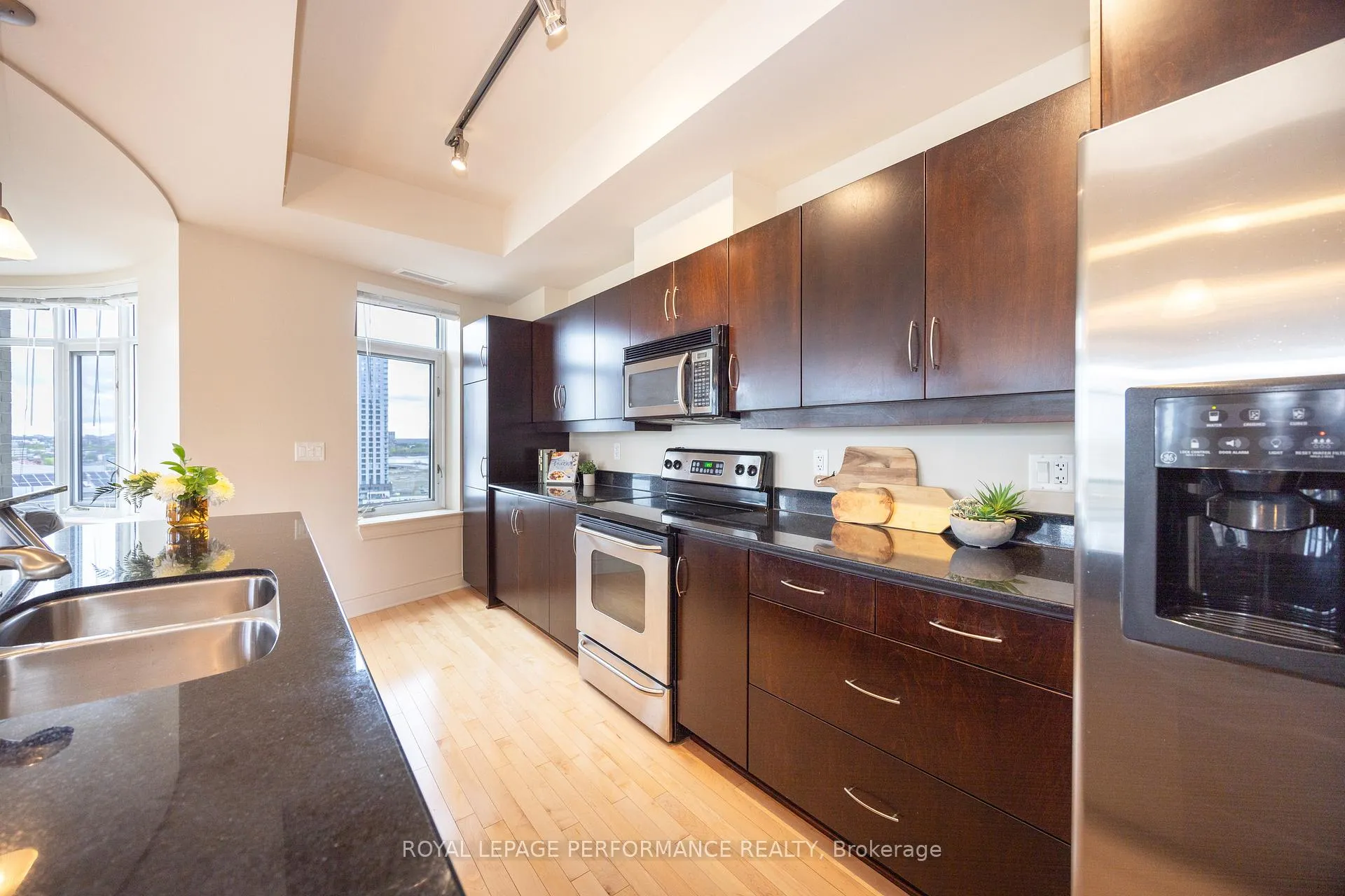 Photo 8 of Unit 1006, 95 Bronson Avenue, Ottawa, Ottawa Centre — HOMEH