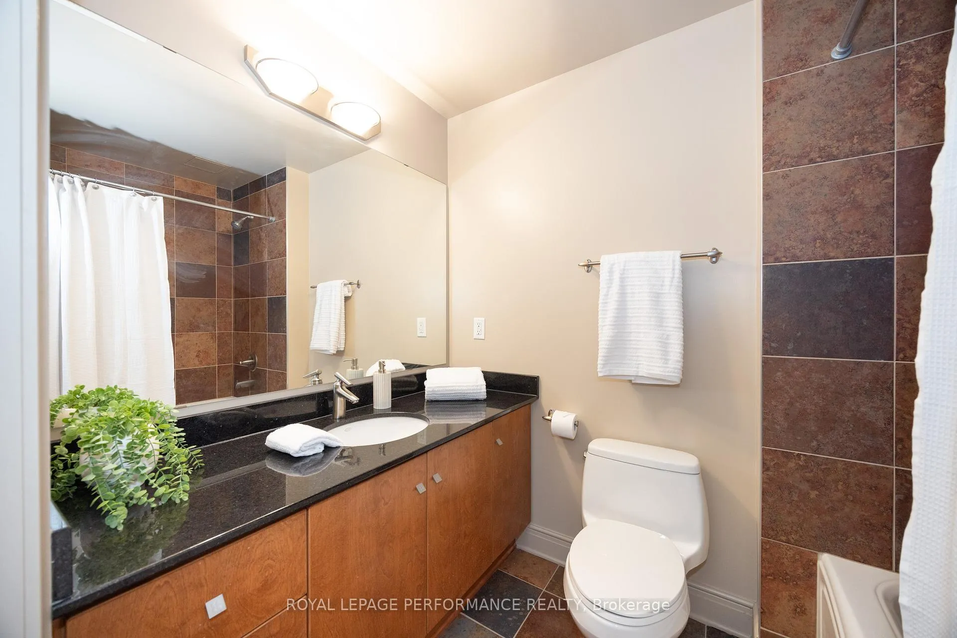 Photo 16 of Unit 1006, 95 Bronson Avenue, Ottawa, Ottawa Centre — HOMEH