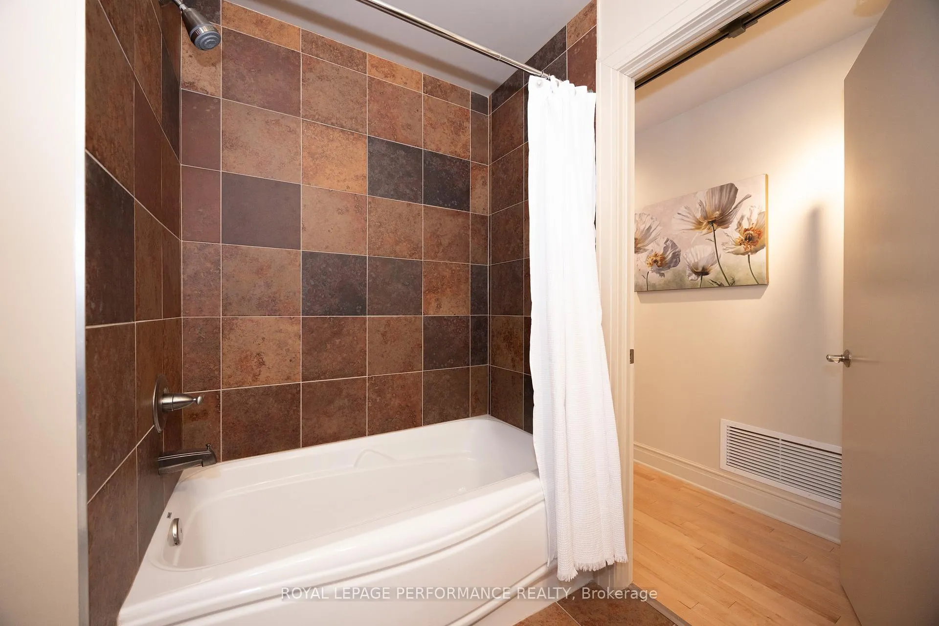 Photo 17 of Unit 1006, 95 Bronson Avenue, Ottawa, Ottawa Centre — HOMEH