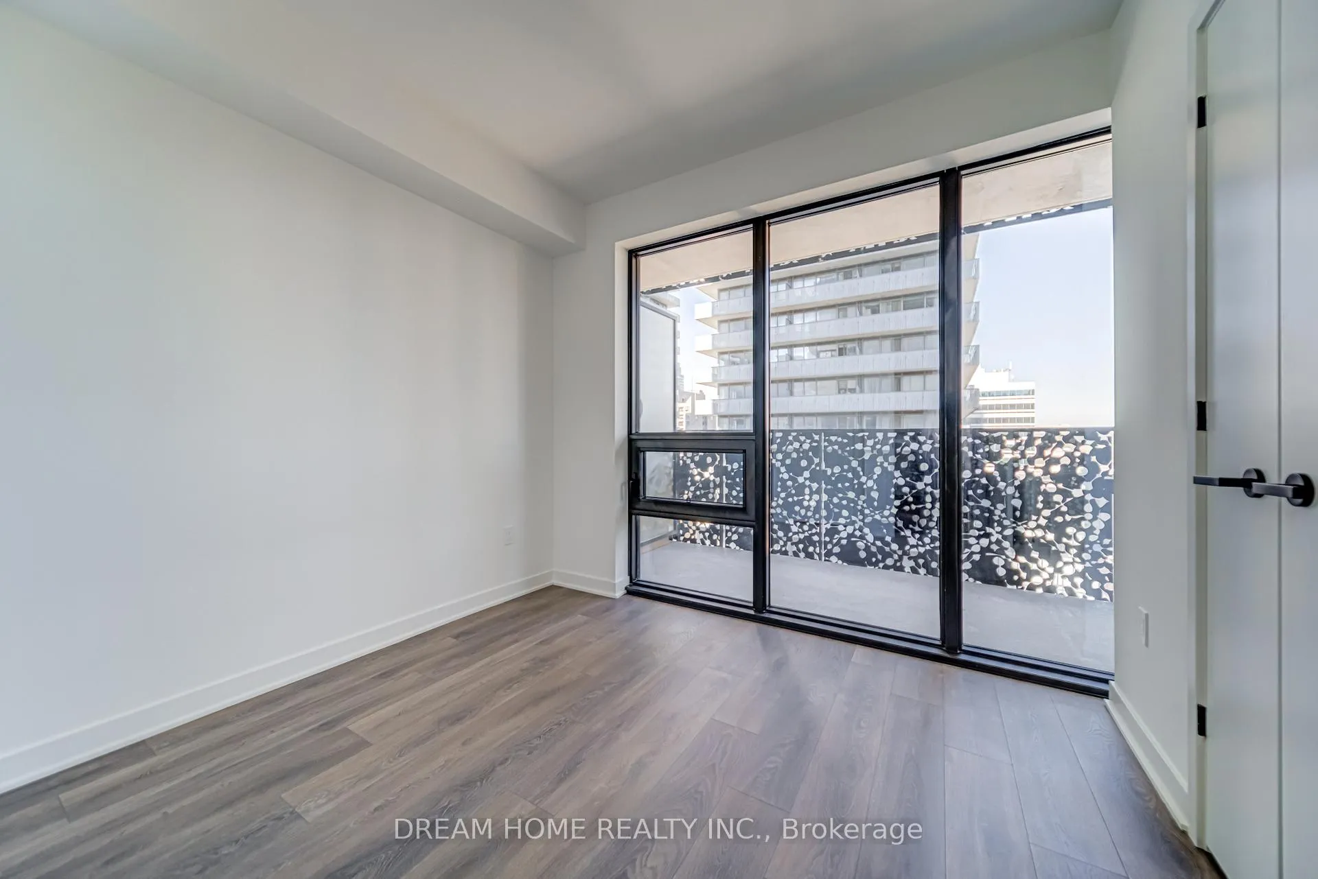 Photo 5 of Unit 1512, 55 Charles Street E, Toronto, Church-Yonge Corridor — HOMEH