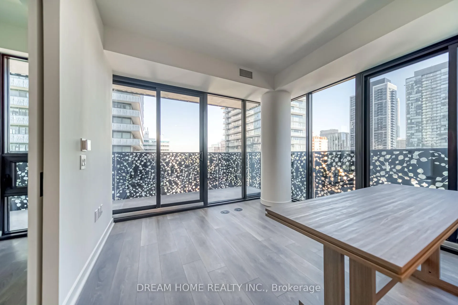 Photo 9 of Unit 1512, 55 Charles Street E, Toronto, Church-Yonge Corridor — HOMEH